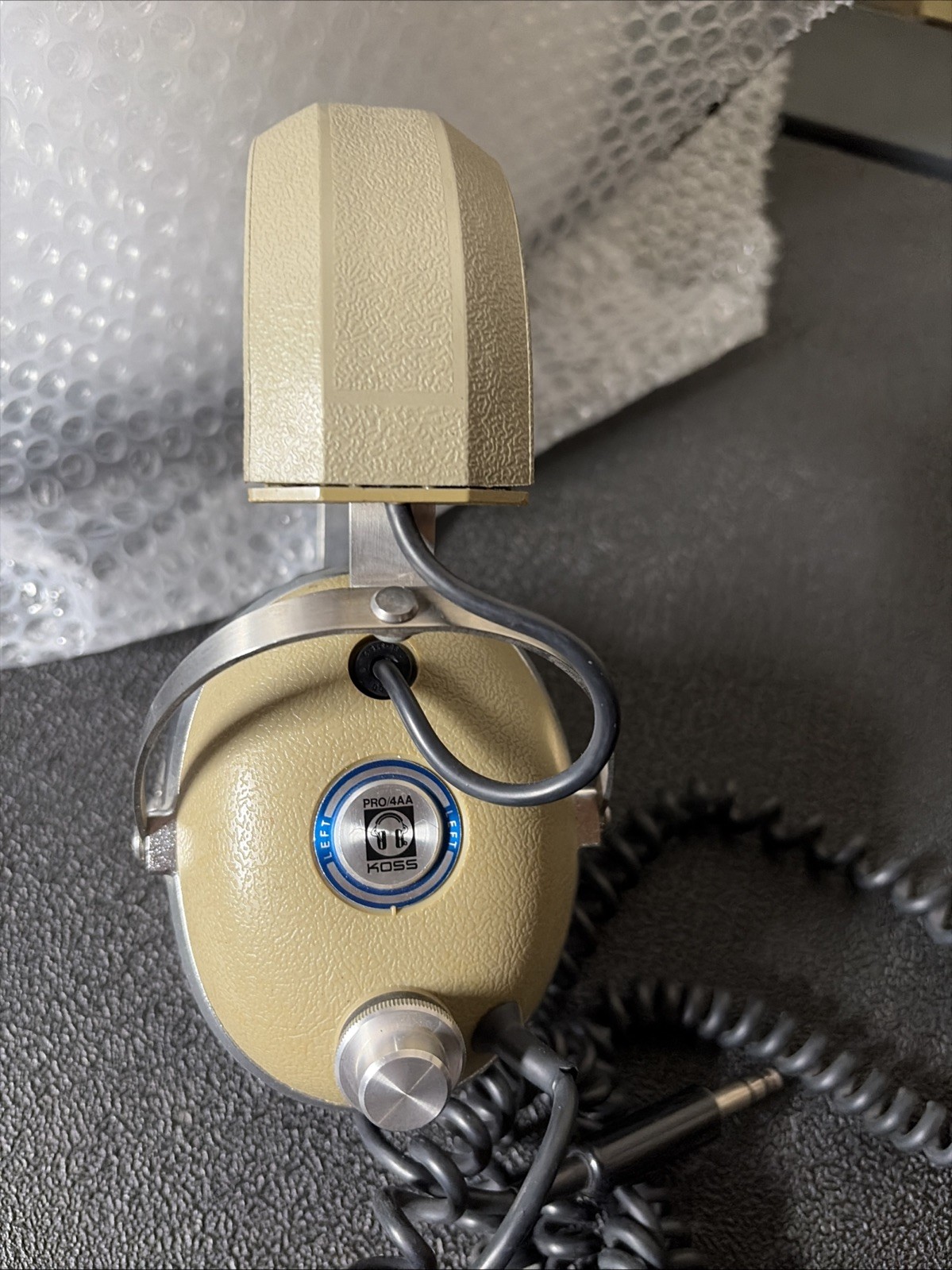 Koss – PRO4AA – Koss Pro4AA Stereophone – Wired VINTAGE!!