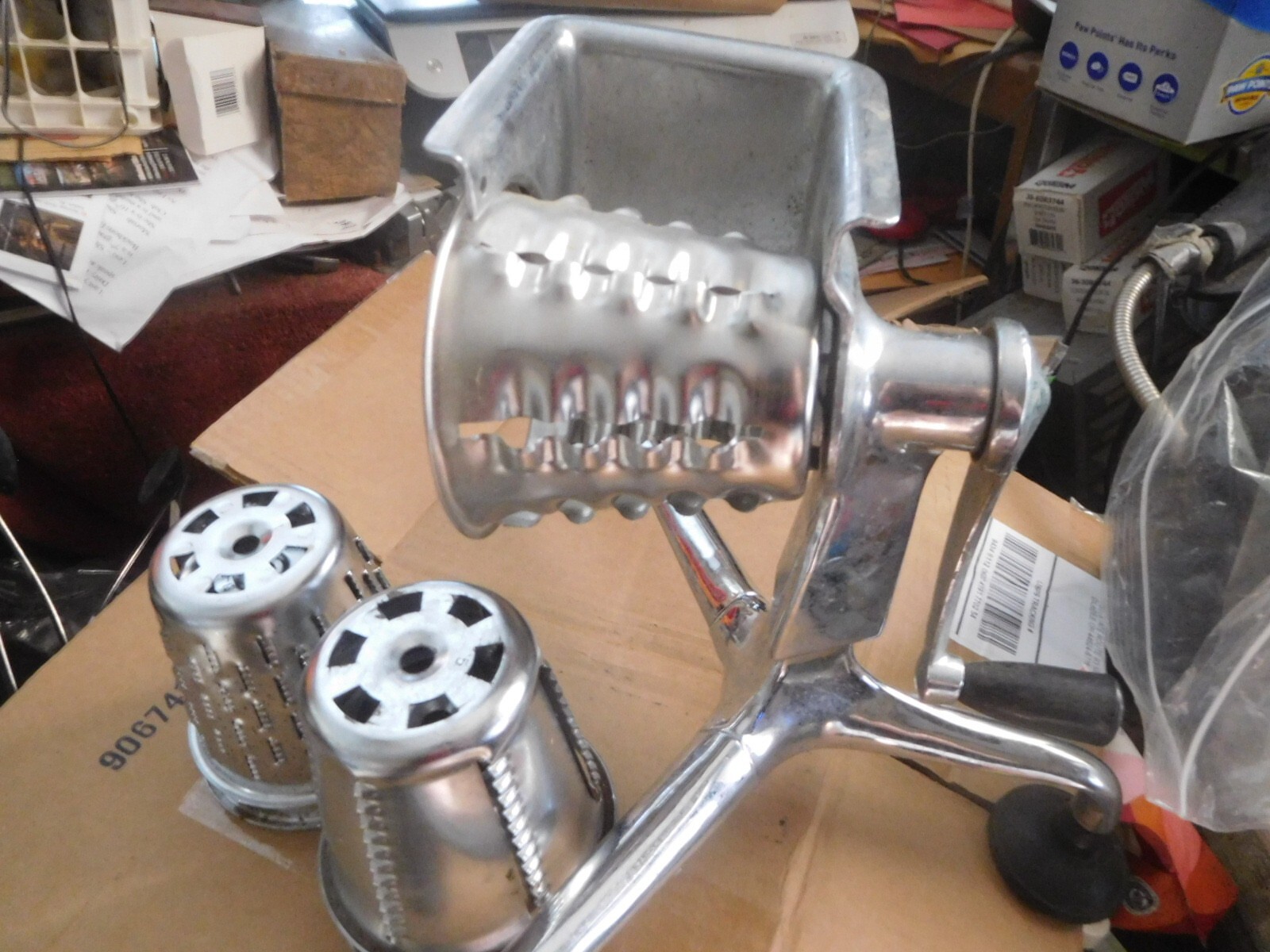 Vintage Saladmaster Food Processor/Shredder Hand Crank with 5 Cones USA