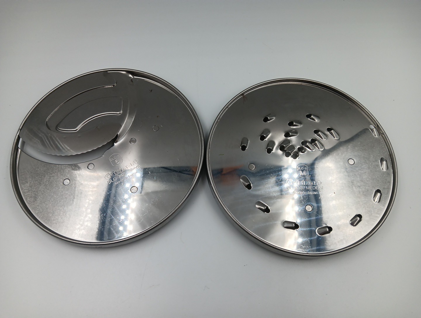 Two Cuisinart DLC-X Food Processor Disc Blade Discs # M (Dlc-337) and 6 (Dlc-346
