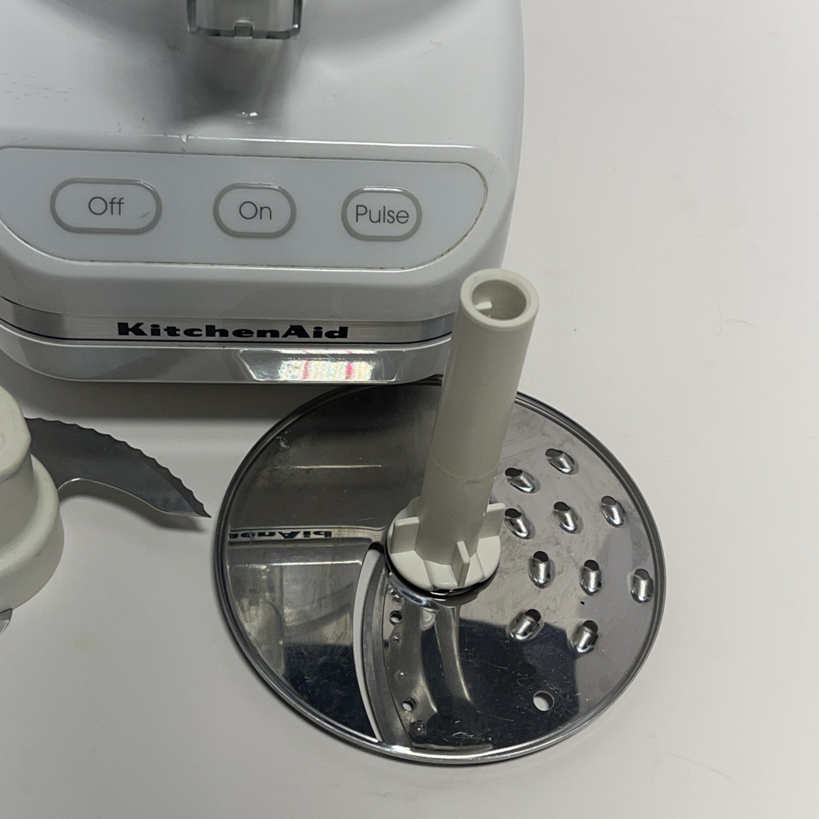Kitchen Aid Model # KFP710WH1 Food Processor w/ 2 Attachments