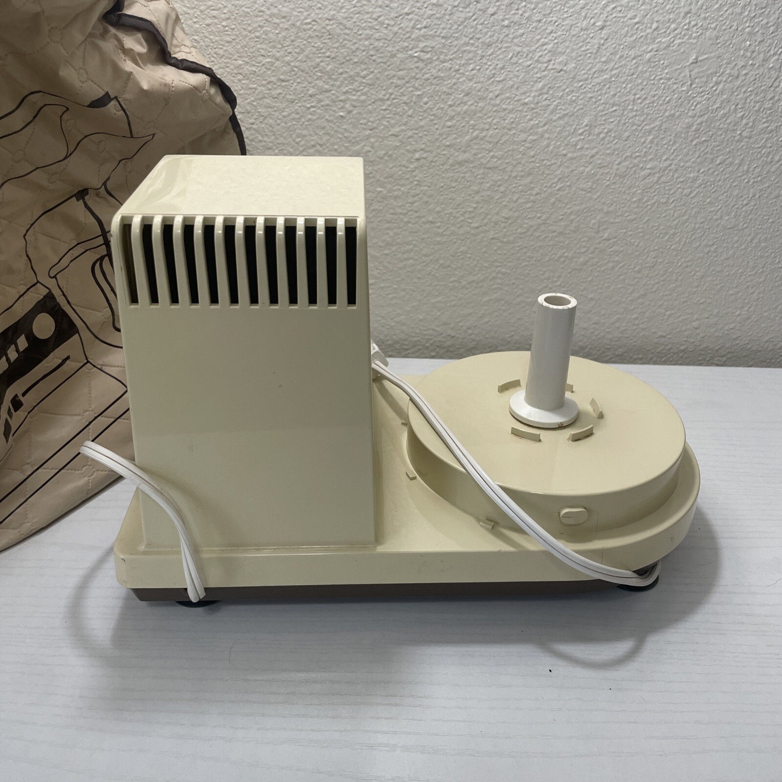 Hamilton Beach Scovill Dual Speed Food Processor-WORKING Motor Base Model 702-4