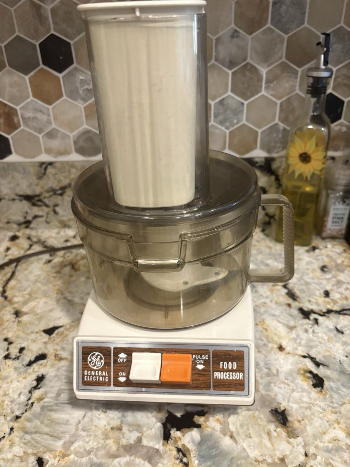 General Electric D1FP1B5 11-Cup 500W Food Processor, Pulse, S-Blade & Disc