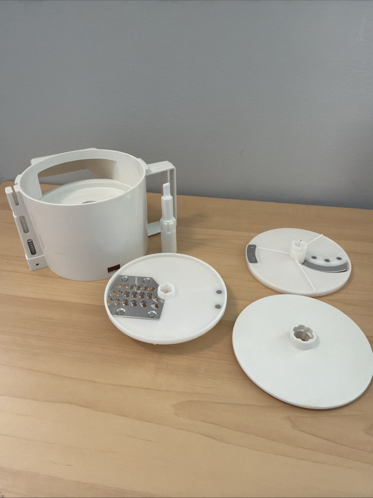 Cuisinart Handy Prep Food Processor DFP-3 OEM Parts (3) Discs (1) Stem (1) Chute