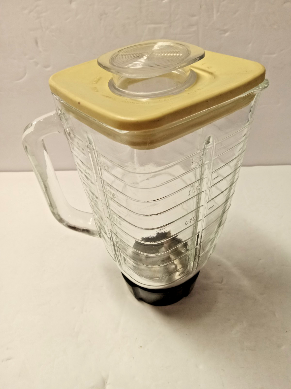 Oster Regency Kitchen BLENDER Glass Pitcher With Blades And Lid 5 Cup – Clean