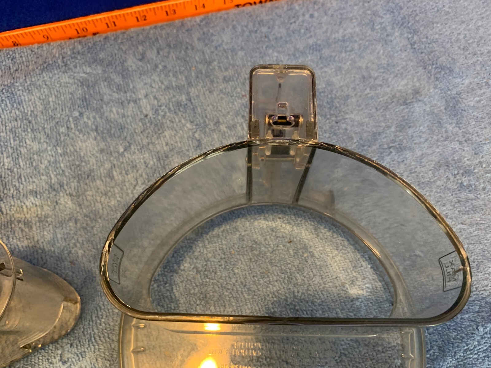 Cuisinart DLC-2011N Food Processor Bowl Lid Cover HAS SMALL CRACK IN TOP PART