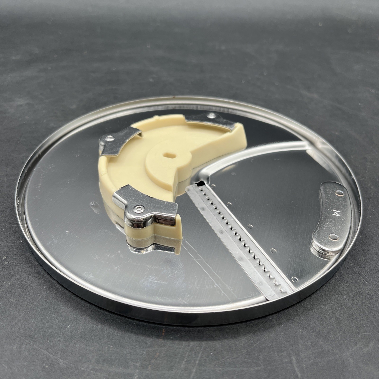 Cuisinart DLC-7 Food Processor Blade DLC-033. 3x3mm – Minor Cleaning Scratches