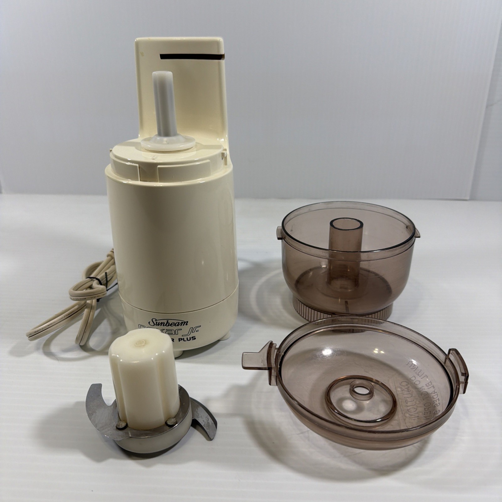 Sunbeam Oskar Jr Chopper Plus Food Processor w/ Bowl Lid Blade Beige Tested