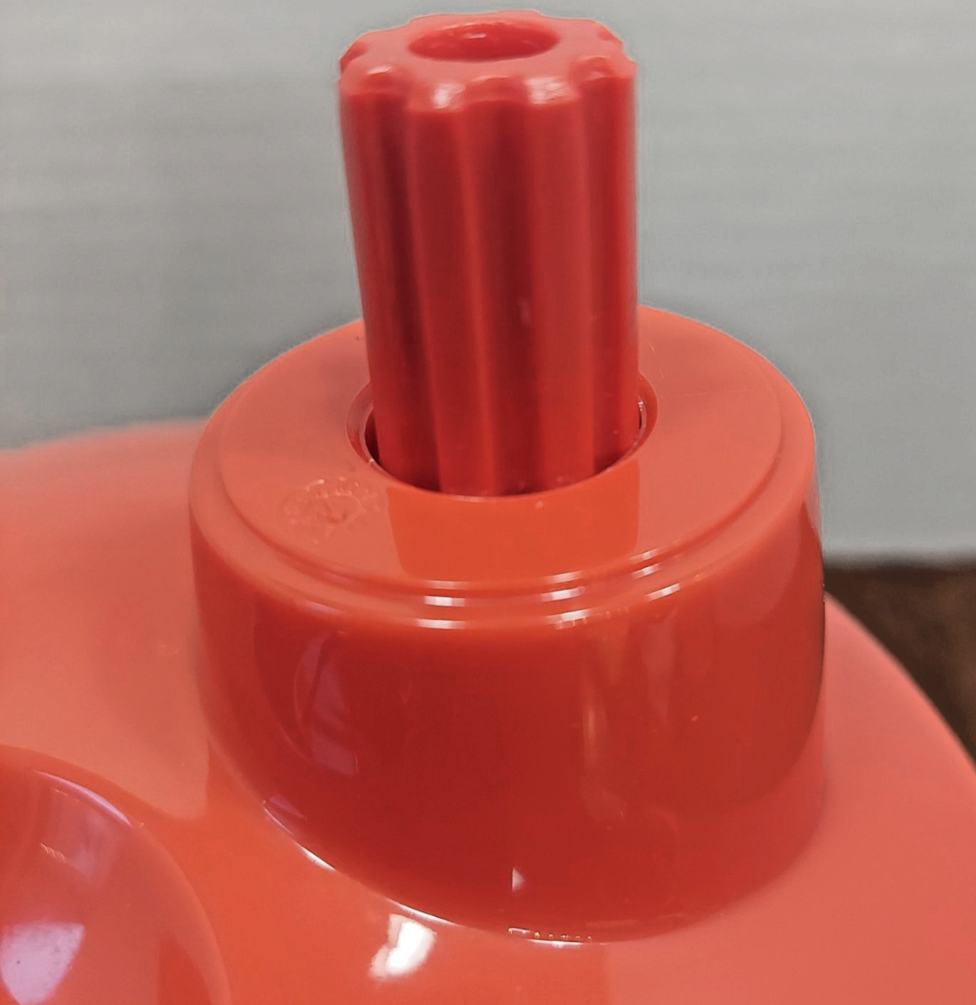 Tupperware “Quick Chef” Food Processor Chopper Mixer Whisk 4 Cups Red – Open Box
