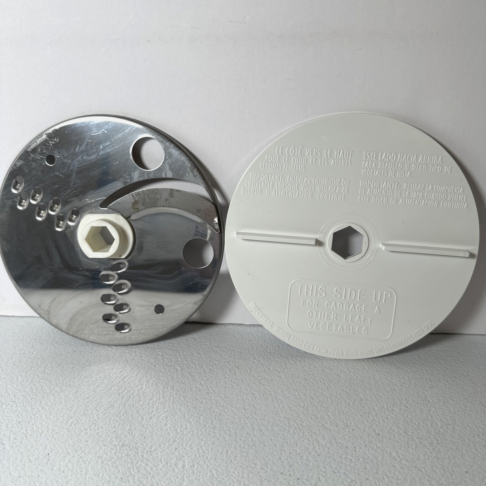 Hamilton Beach Reversible Slicer Shredder / Continuous Feed Disc Set 70700
