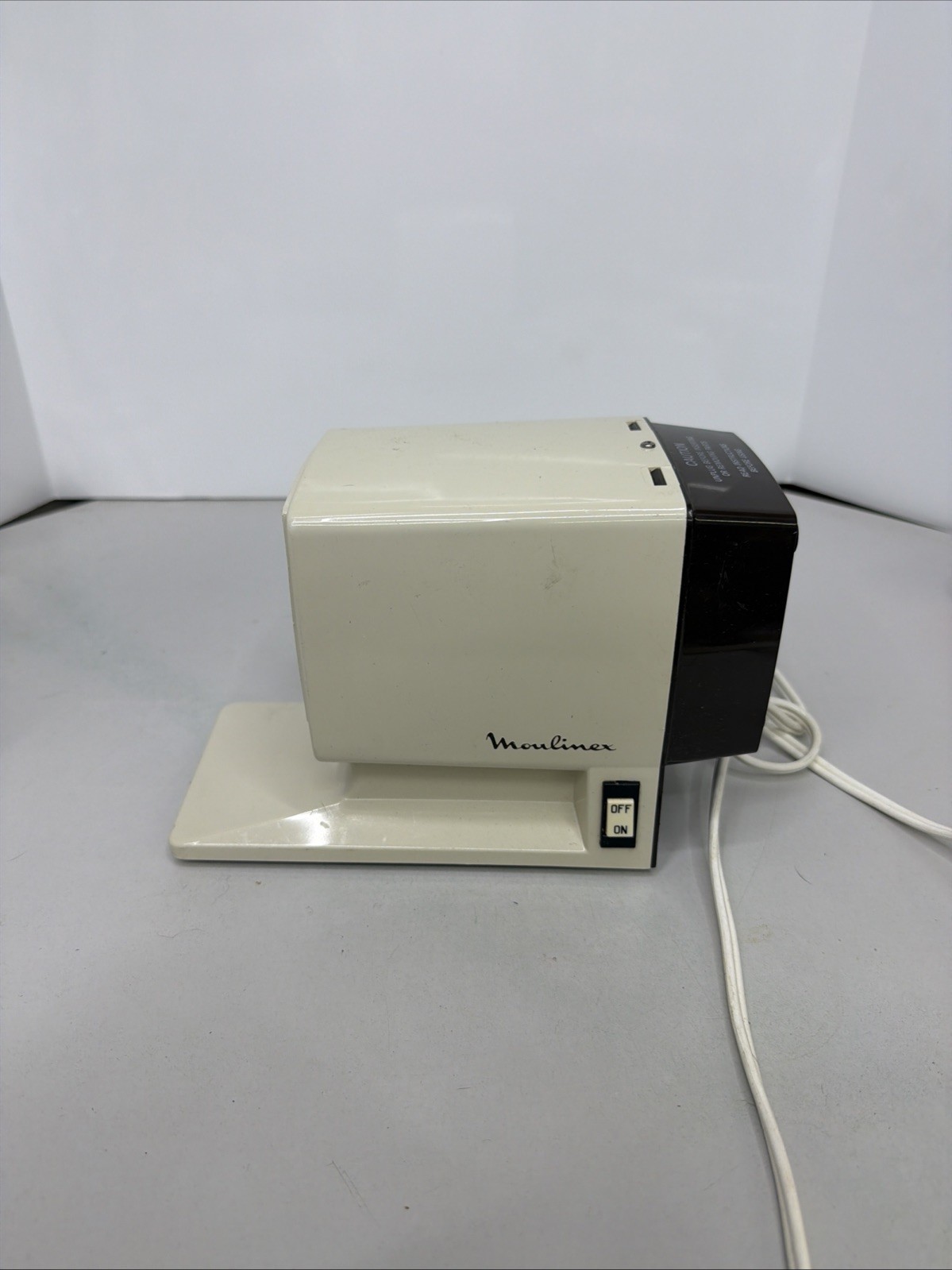Moulinex 252 Kitchen Works Grinder Slicer Shred Grate Cracked Base Working