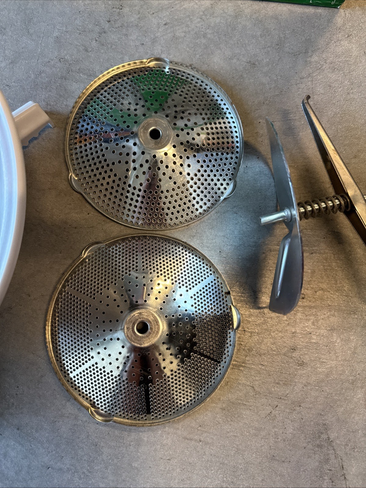 Vtg Moulin Food Processor Moulinex No 2 Vegetable 2 Metal Mills 448 Rotary Mill