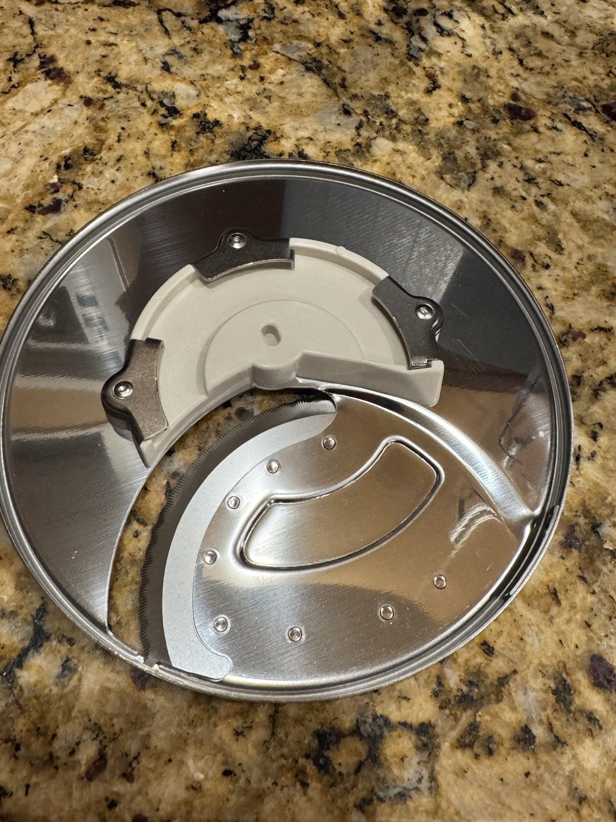 cuisinart blades (3) New Disc 2/3/4 MM And Plastic Holder