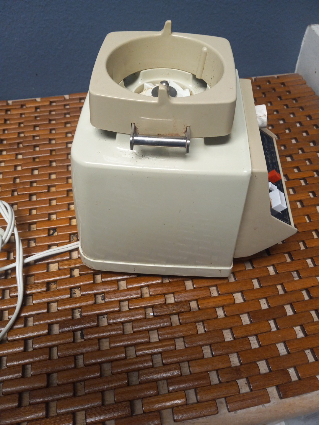 Oster Regency Kitchen Center Vintage Food Processor 971-06A Unit Shown Works