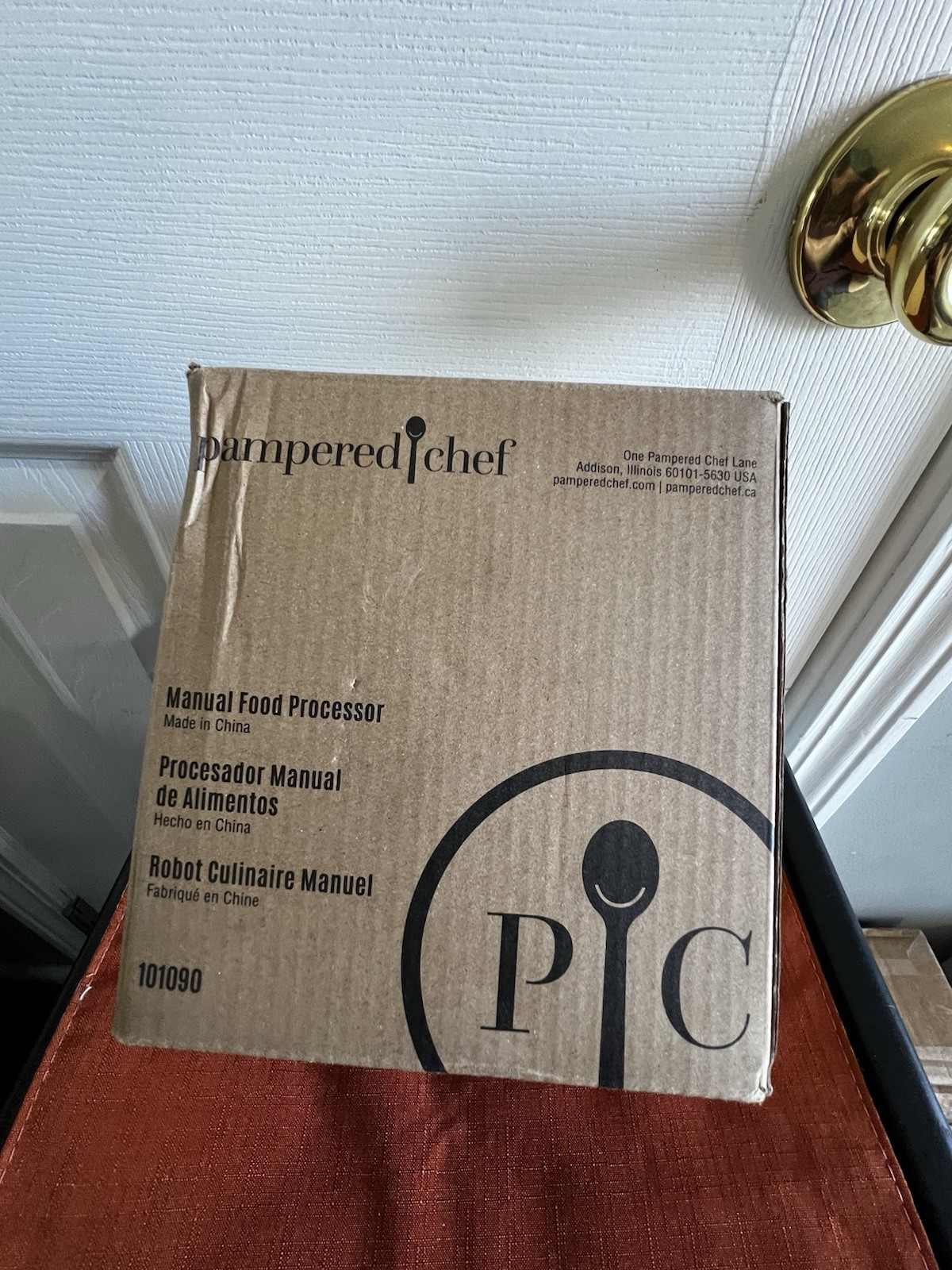 Pampered Chef Manual Food Processor 101090 White Clear with Container Lid Blades