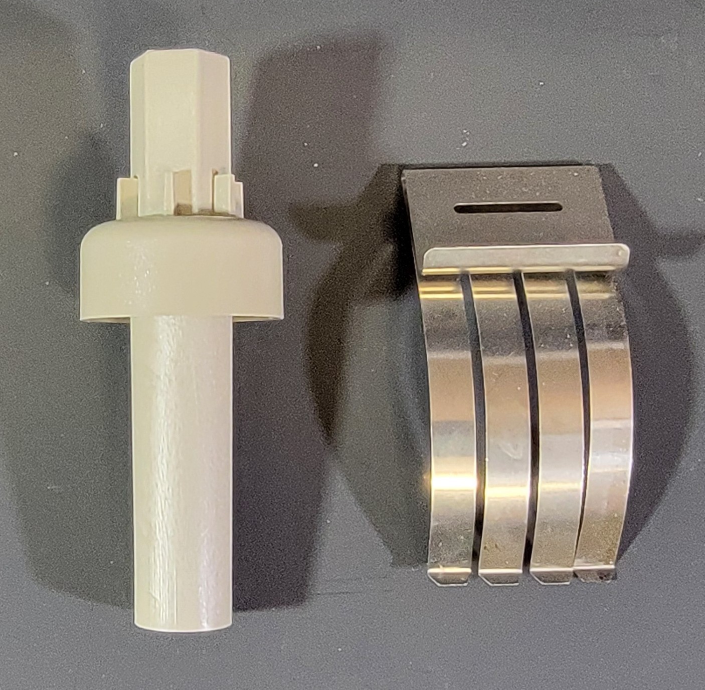 Black and Decker Shortcut CFP10 Food Processor Disc Adapter Stem & Metal Fingers