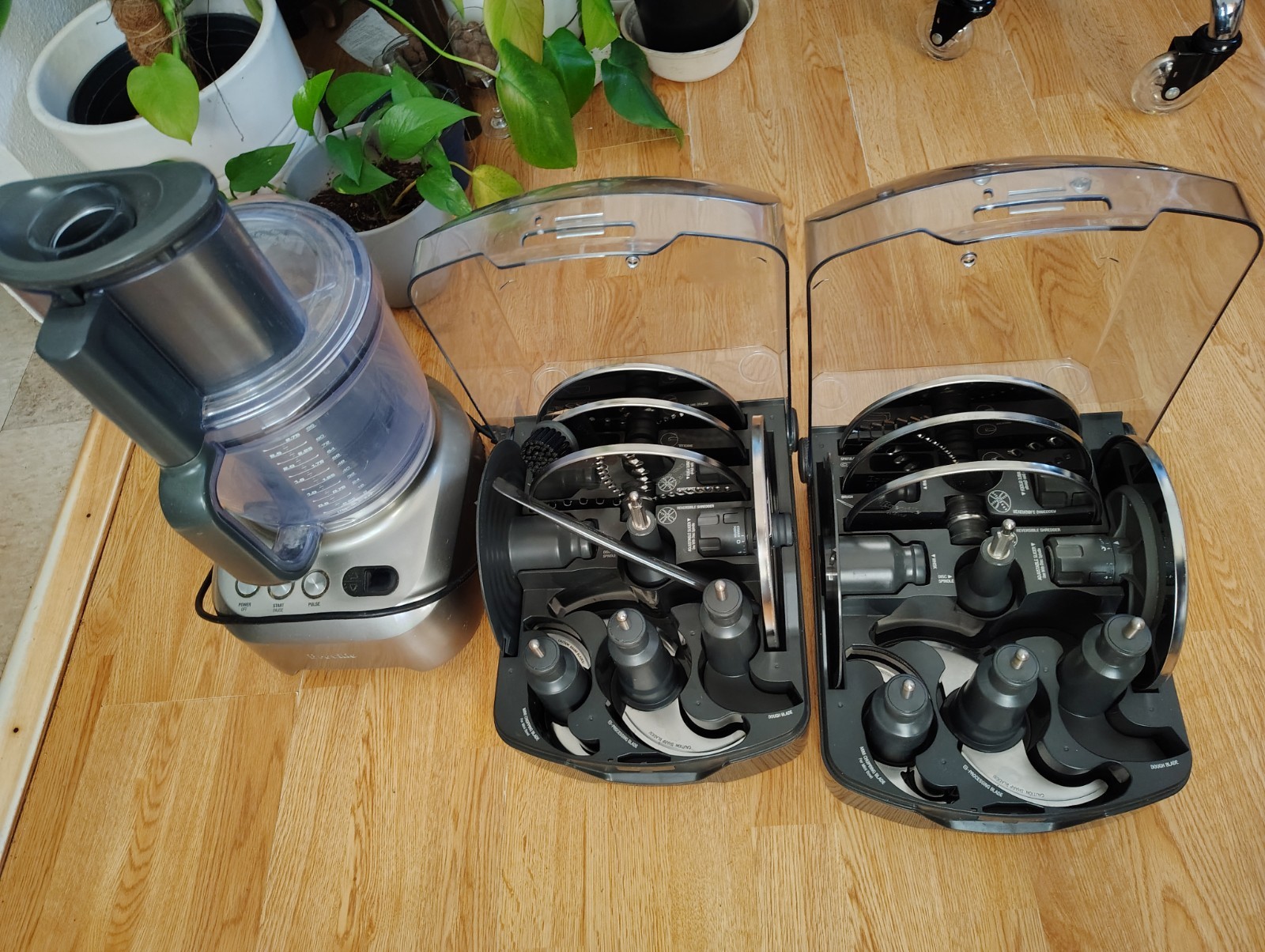 Breville BFP800XL/A Sous Chef Food Processor 16 Cup & 2 Set Accessories, (READ)