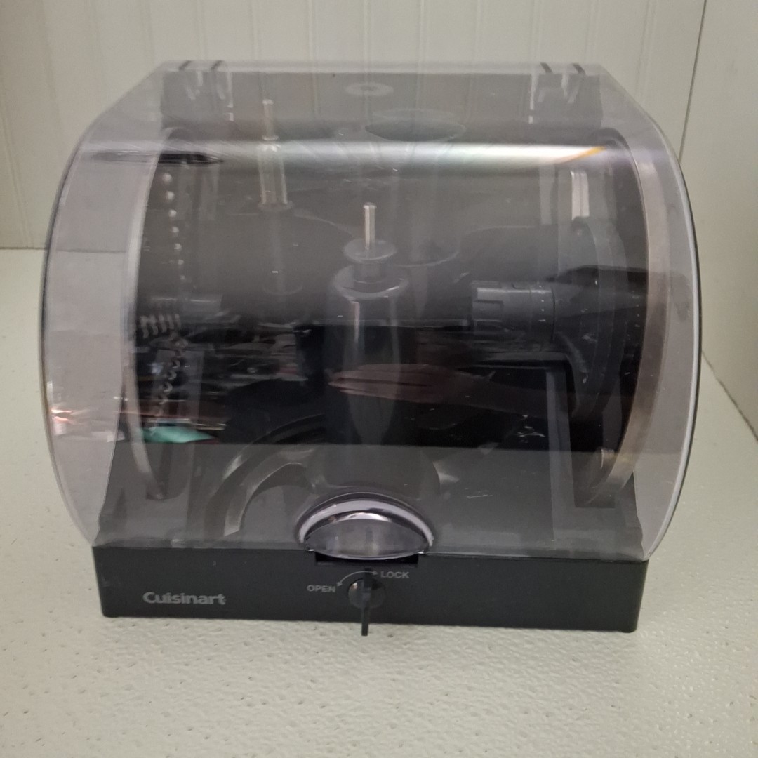 Cuisinart FP-11/13SC 13-Cup Food Processor 6 Attachments w/Case Holder Used Lock