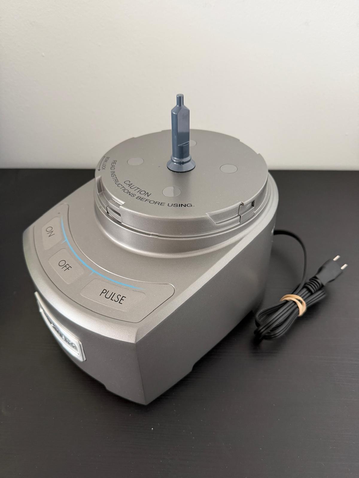 Cuisinart FP-12N 12-Cup Food Processor BASE MOTOR ONLY. EXCELLENT condition.