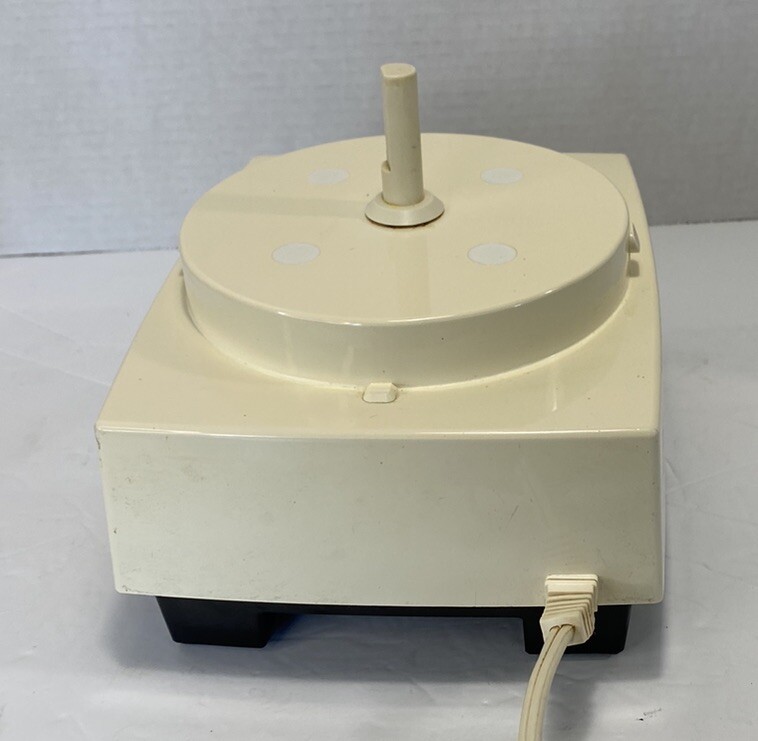Cuisinart Basic Food Processor Replacement Power Base Only. 1980 Amber. WORKS!