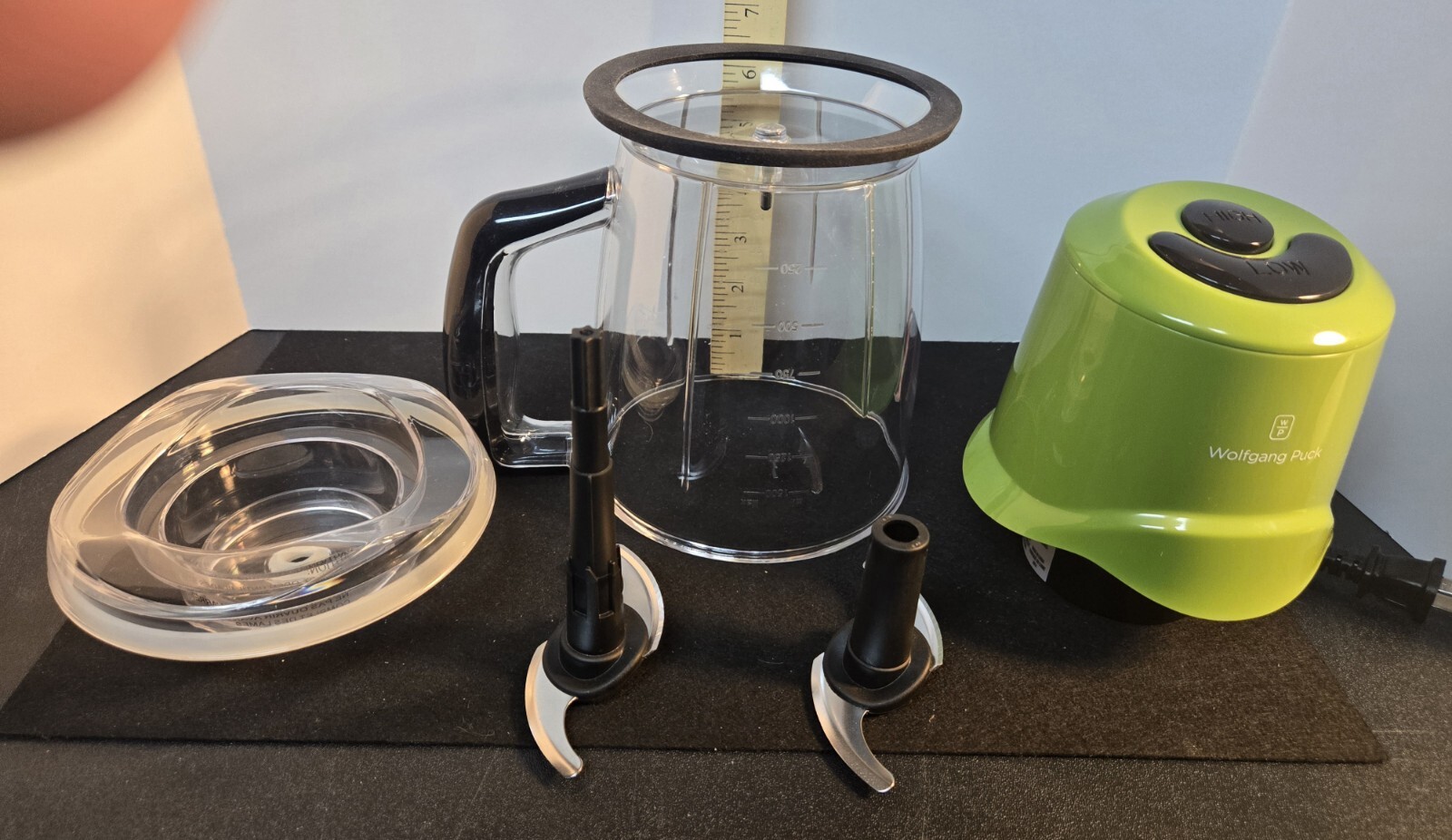 WOLFGANG PUCK Food Chopper 48 Ozs/6 Cups. Adjustable 2 Piece Blade Assembly.