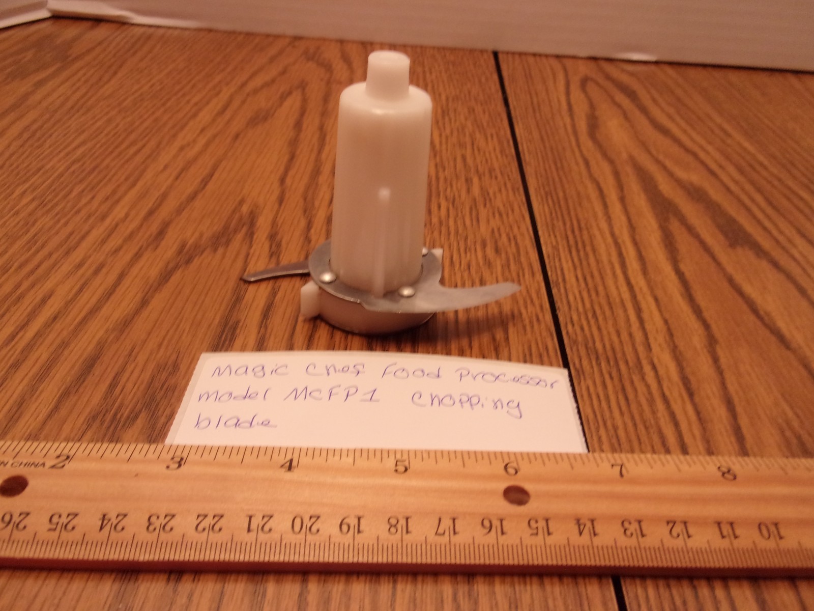 MAGIC CHEF MINI FOOD PROCESSOR MODEL MCFP1 WHITE CHOPPING BLADE