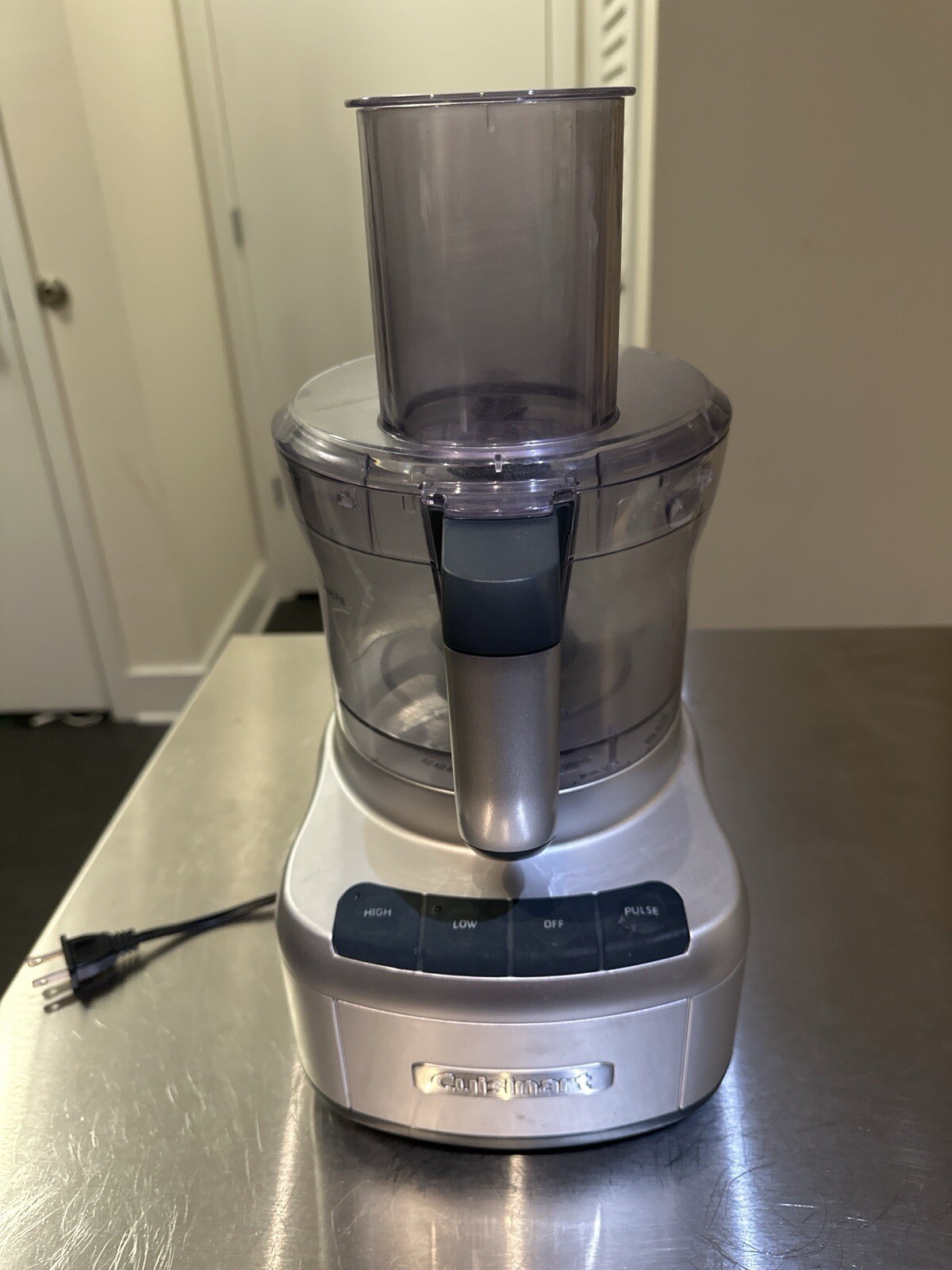 Cuisinart 8 Cup Food Processor, 350-Watt Motor, 220 V, Gunmetal, FP-8GMP1