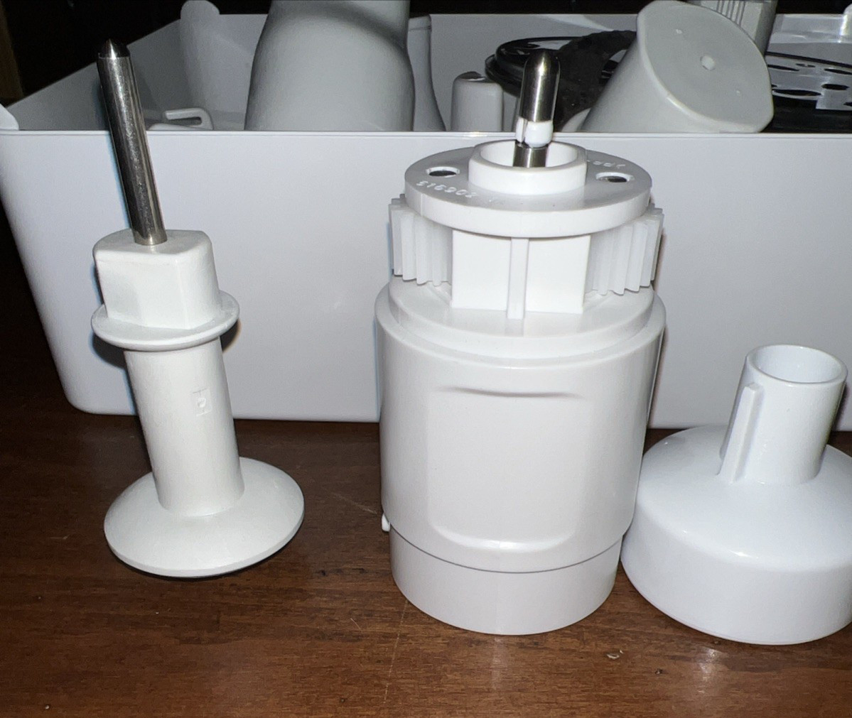KitchenAid KPFW761OB Accessories 6 Blades 2 Stems, Whipper, Juicer, Case – EUC!