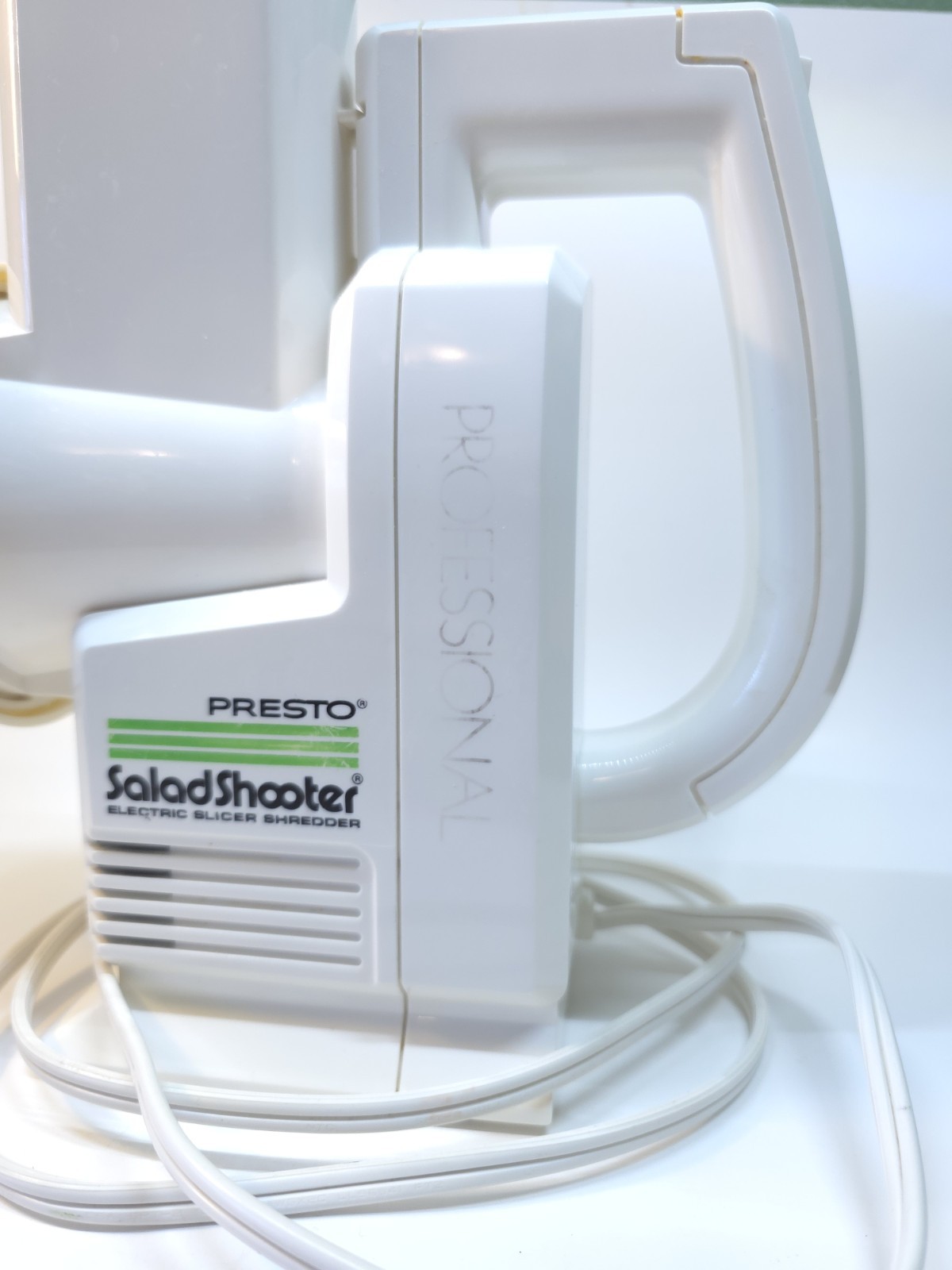 Presto Salad Shooter Professional Slicer Shredder Food Processor 4 Blade White