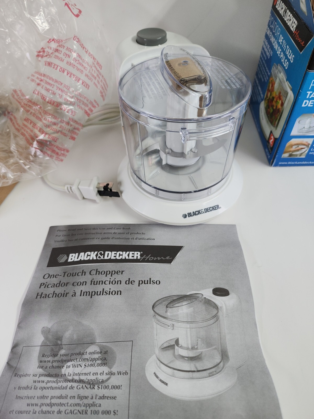 Black & Decker Home 1.5 Cup One Touch Electric Chopper White Model HC21K ,New.