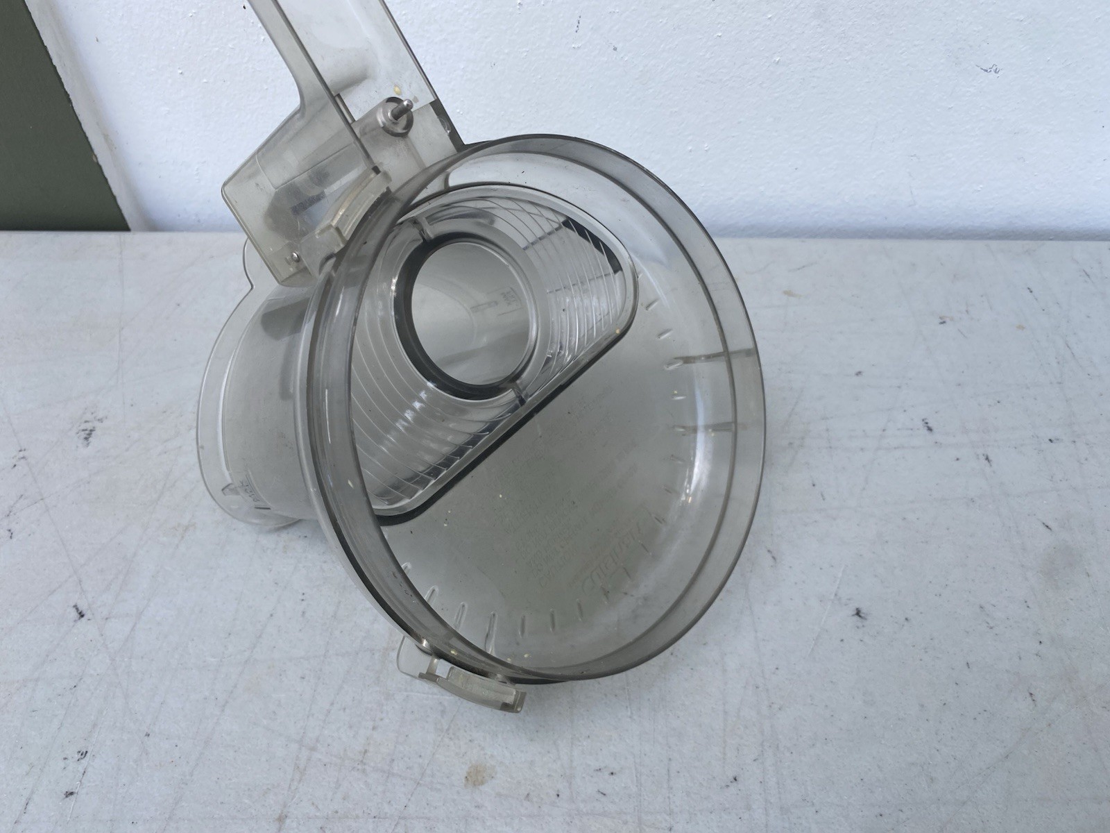Cuisinart DLC-2007N Food Processor Bowl Cover Assembly No Pusher