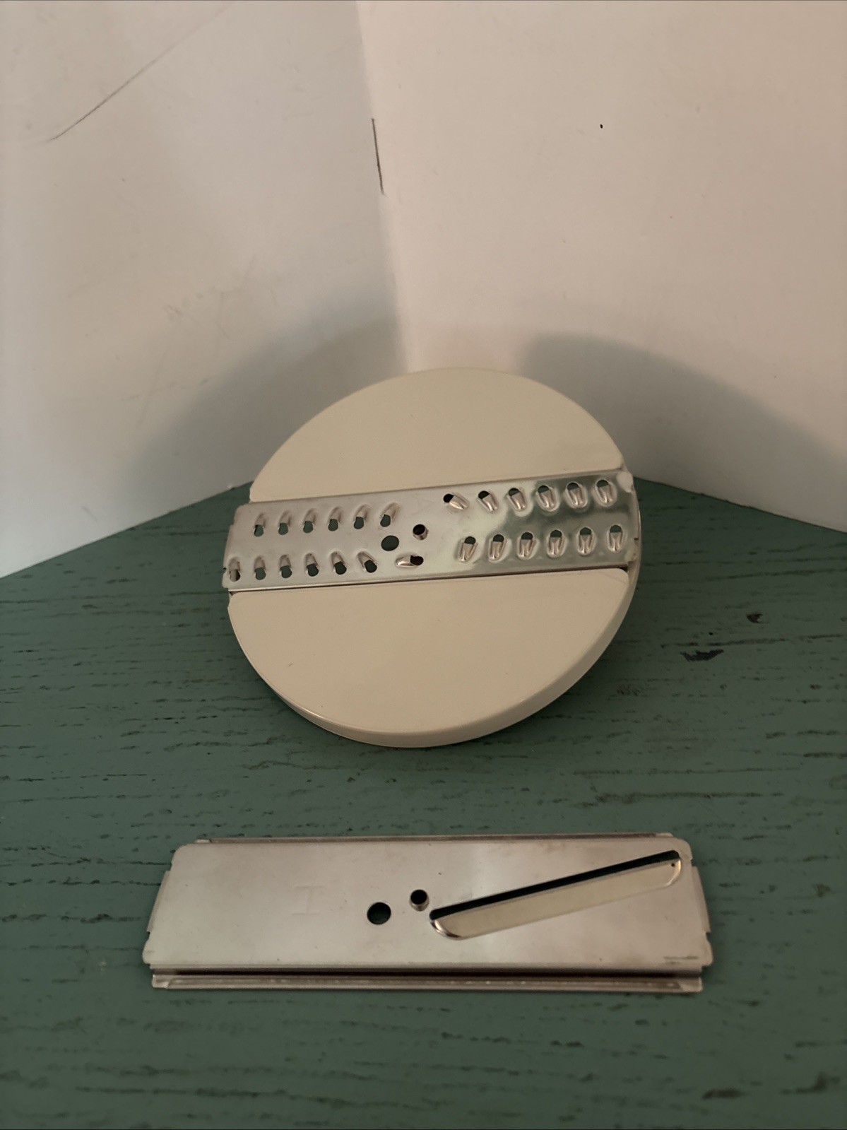 VTG PARTS Regal La Machine V813 – Manual, Disc, 2 Slice/Shred Blades, Extender