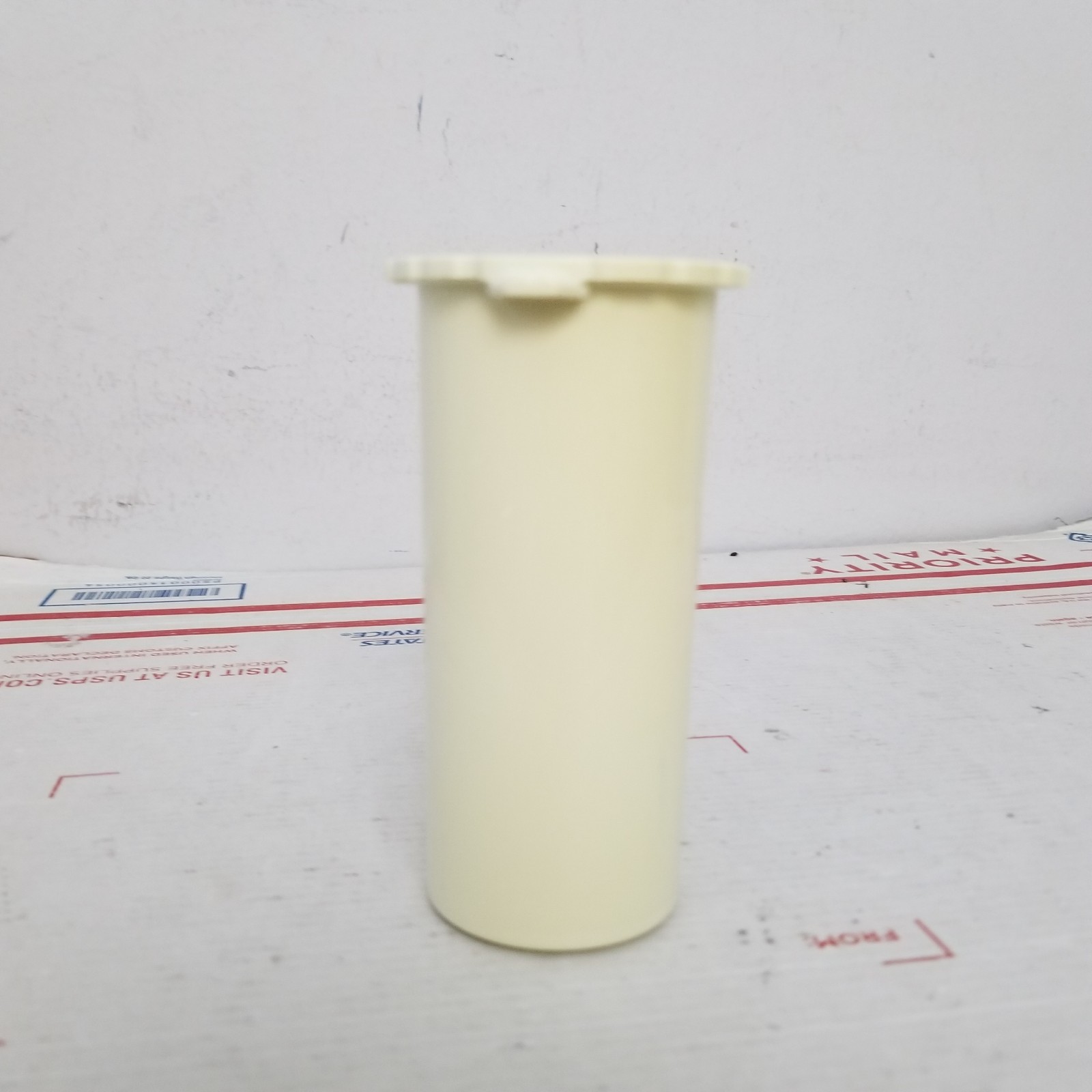 Cuisinart DLC-10C Food Processor Pusher Repalcement Part White Original