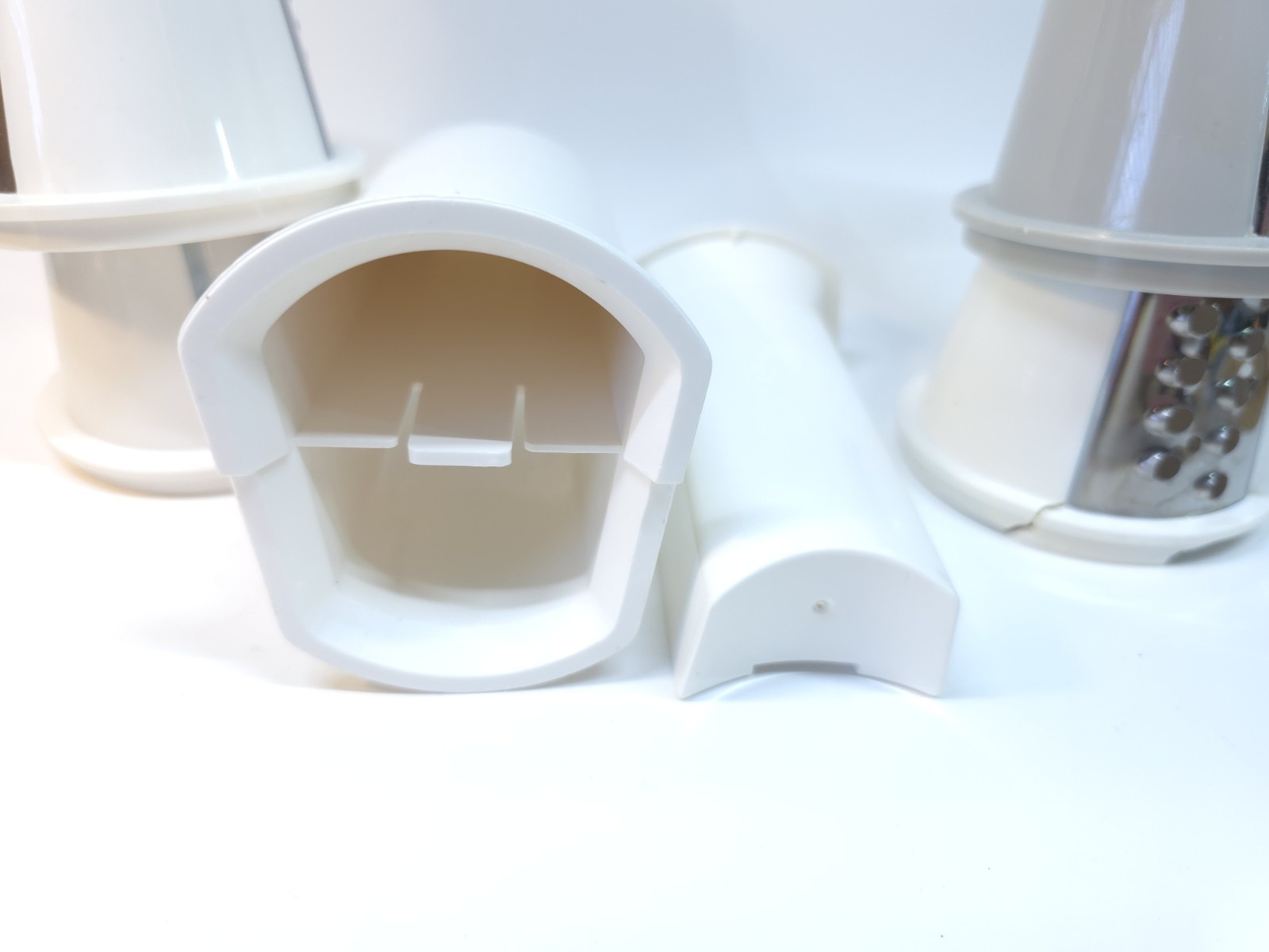 Presto Salad Shooter Professional Slicer Shredder Food Processor 4 Blade White