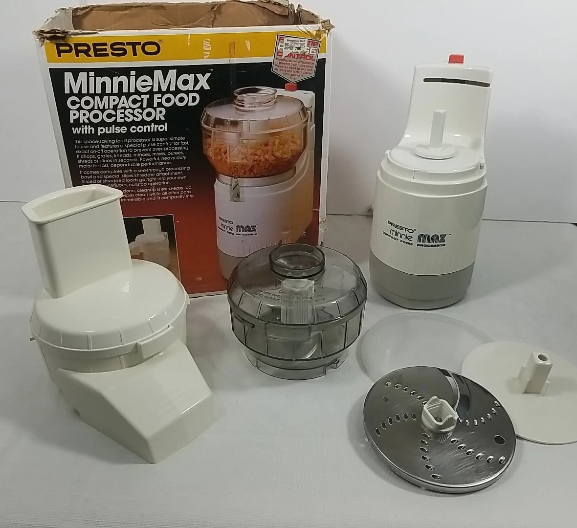 Presto 02900 Minnie Max Electric Compact Food Processor Pulse Control
