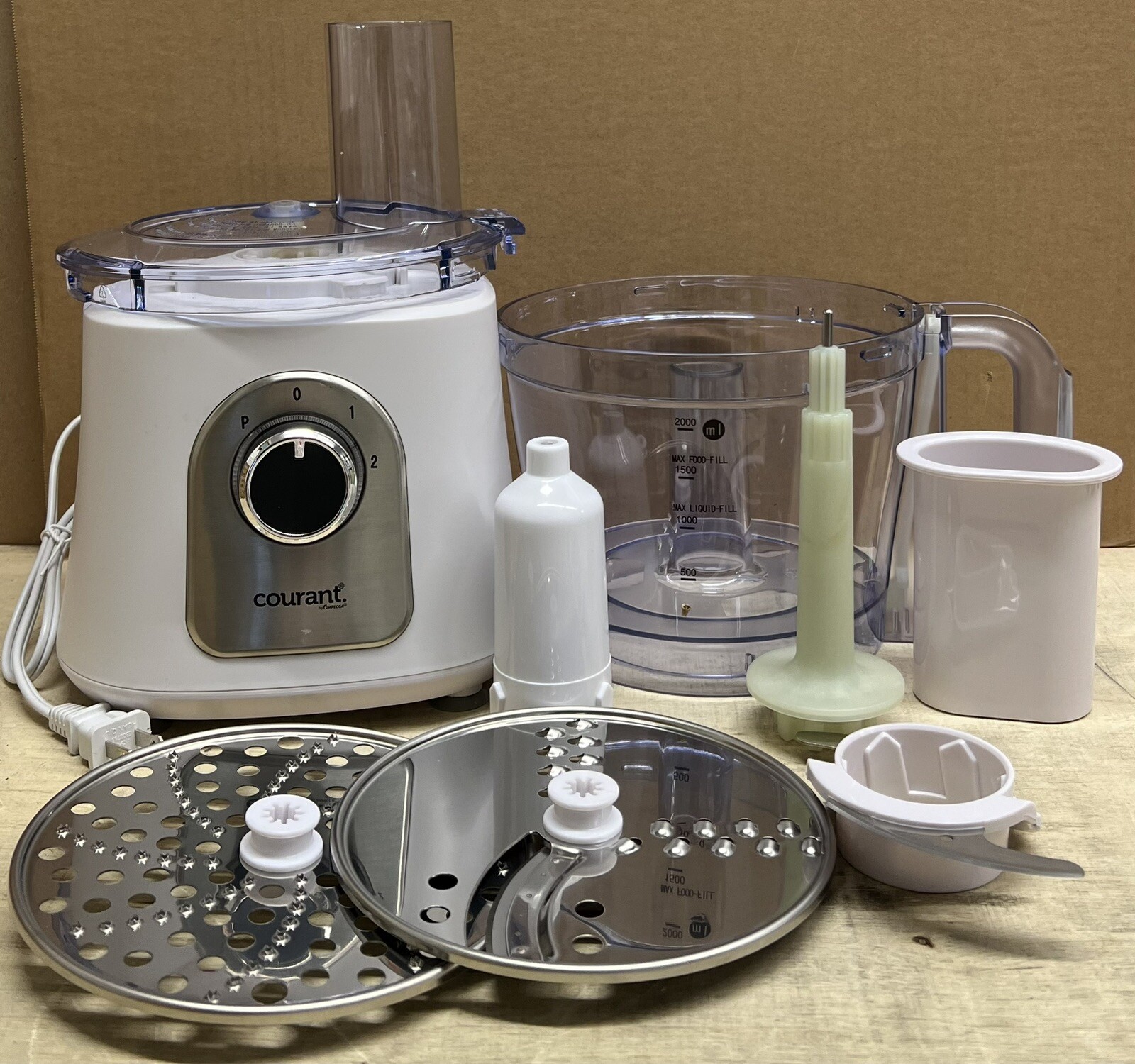 Courant Food Processor Large 12-Cup bowl 800W motor, stainless steel blade-White