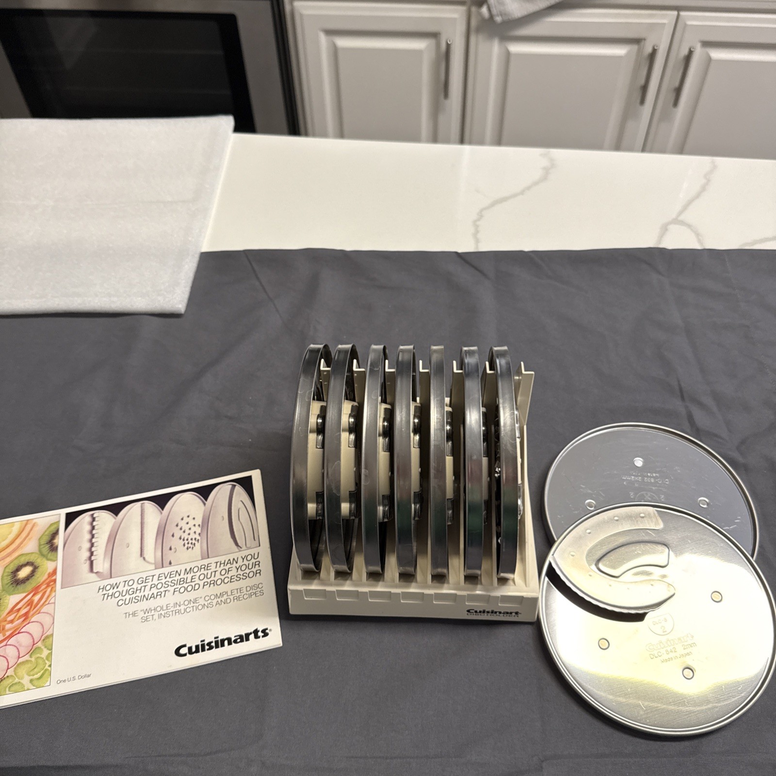 Cuisinart DLC-077 Food Processor Disc Holder + 9 Discs With Manual New No Box