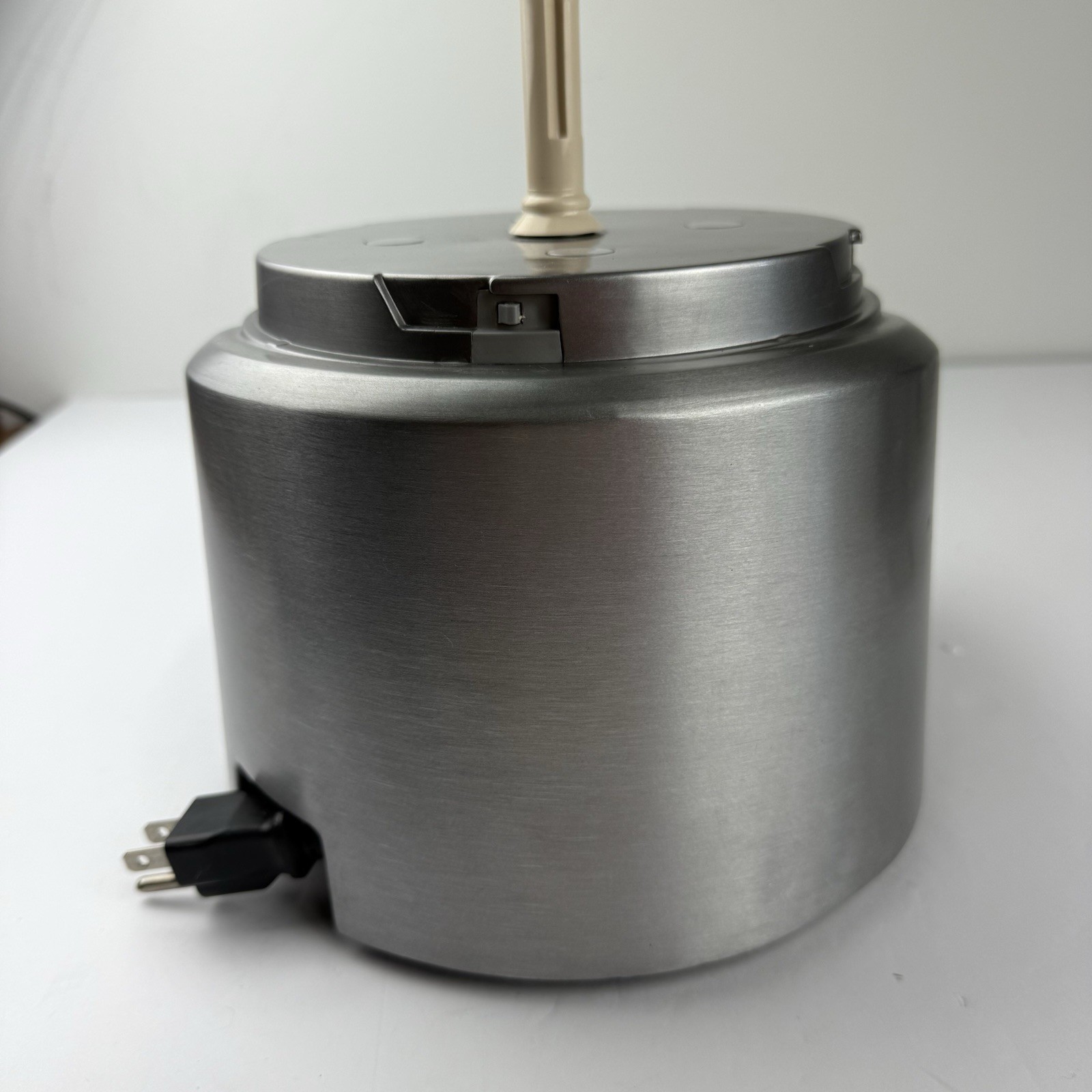 Cuisinart Elite Food Processor FP-14DC Stainless 14 Cup Motor BASE ONLY Tested