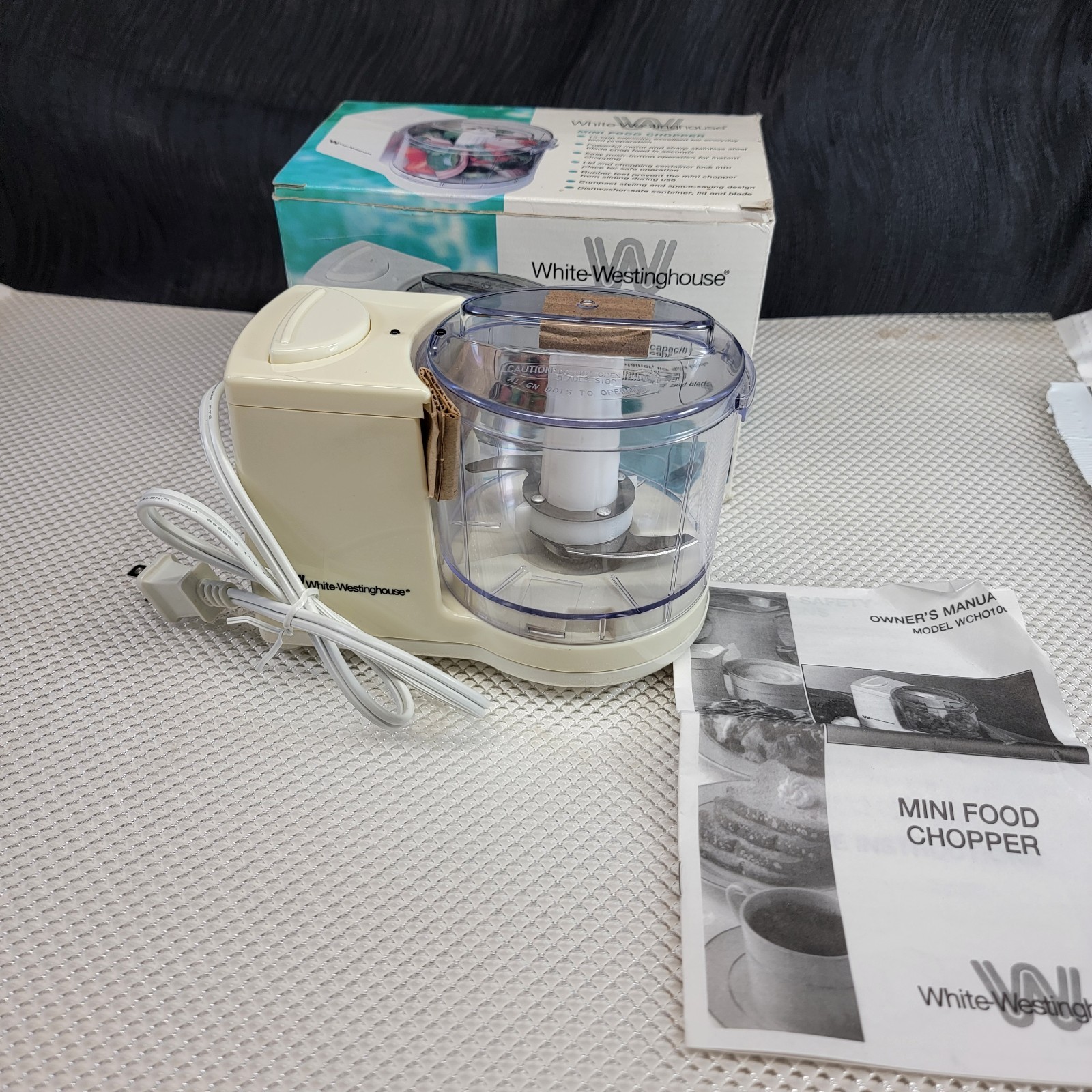 White Westinghouse Mini Food Processor Chopper WCH0100 Kitchen Tool New Open Box