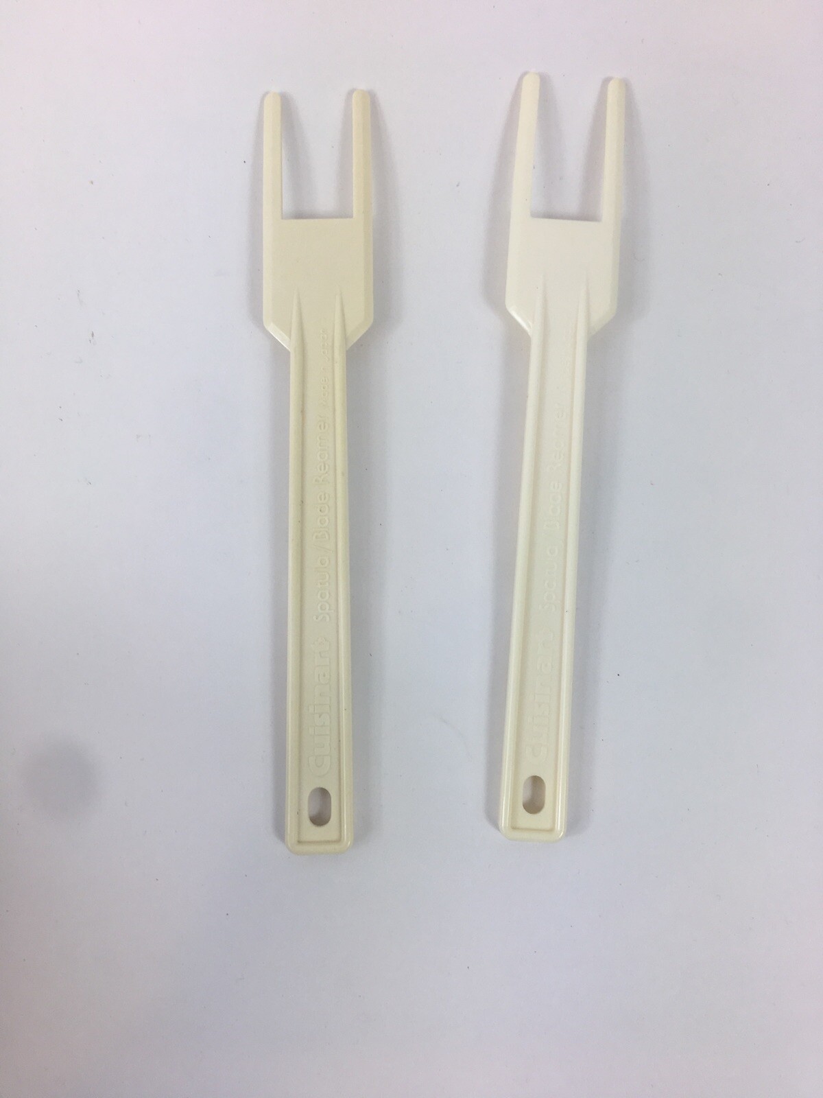 2 OEM White Cuisinart Food Processor Spatula / Blade Reamer from Japan