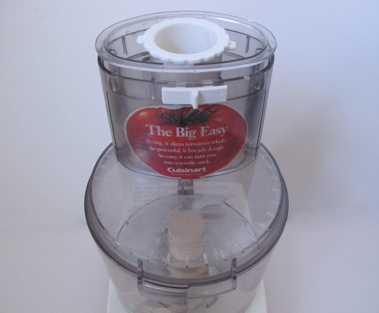 Cuisinart Deluxe 11 Food Processor Pristine Condition plus Slicing Blade Disc