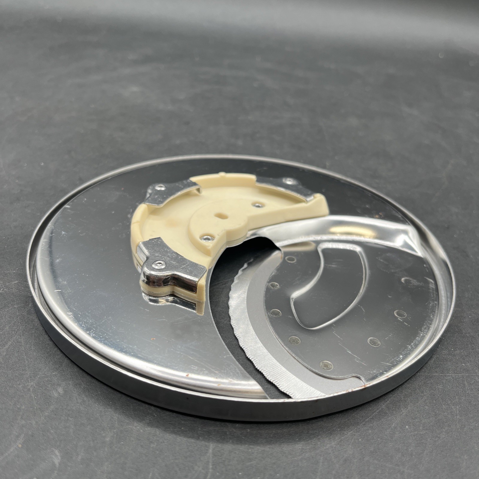 Cuisinart DLC-7 Food Processor Blade DLC-048. 8mm – Minor Cleaning Scratches