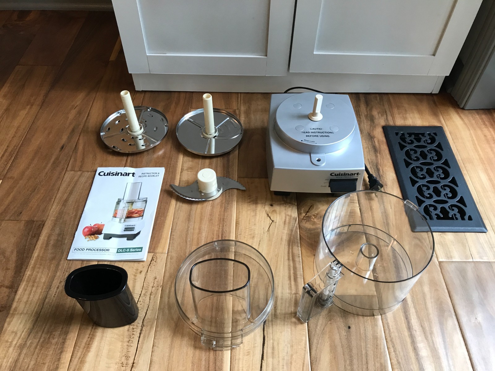 Cuisinart DLC-5 Food Processor 7-Cup Silver With Bowl, Lid, Blades & User Manual