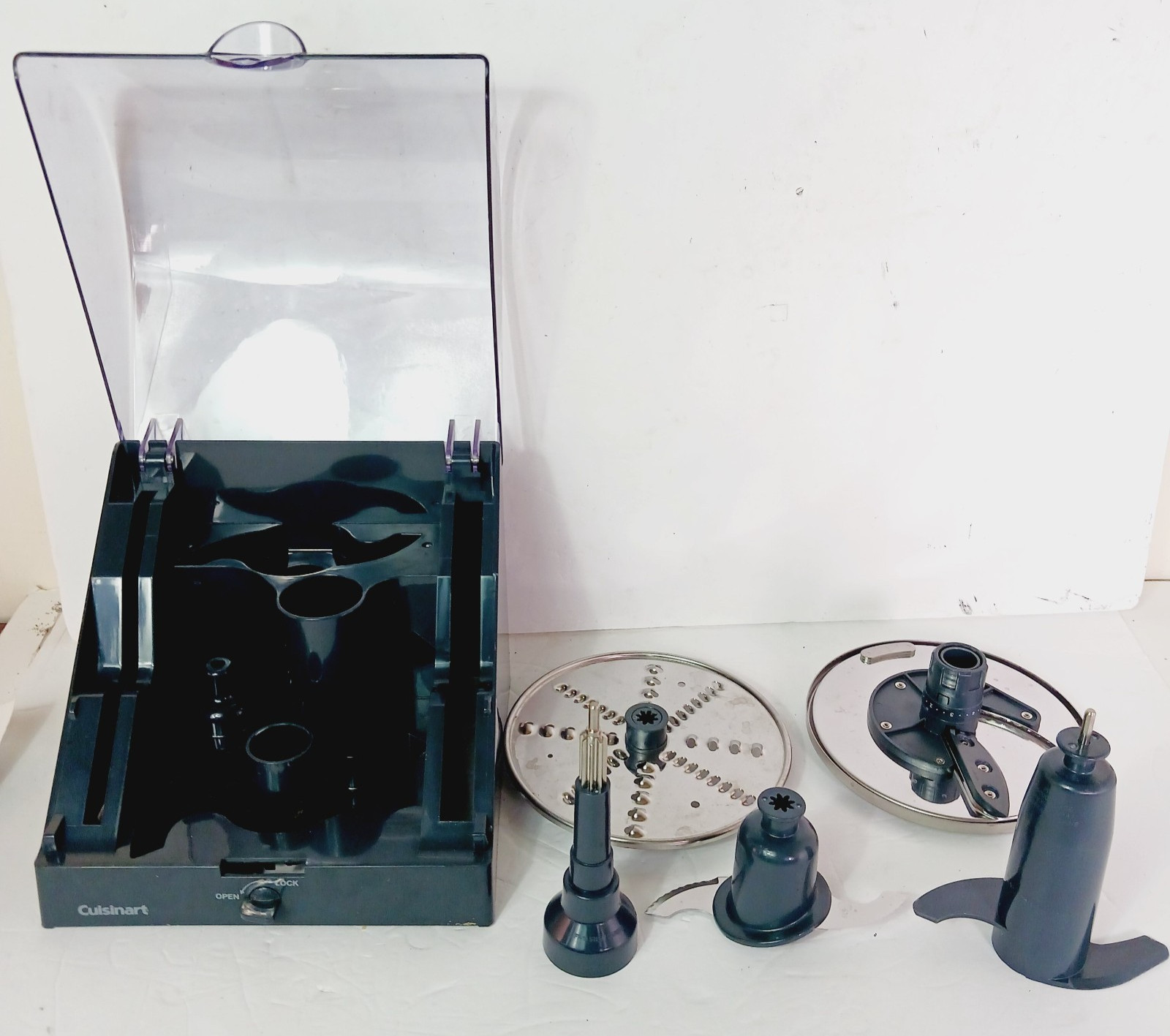 Cuisinart FP-11/13SC Storage Case and six Food Processor Blades and Accessories