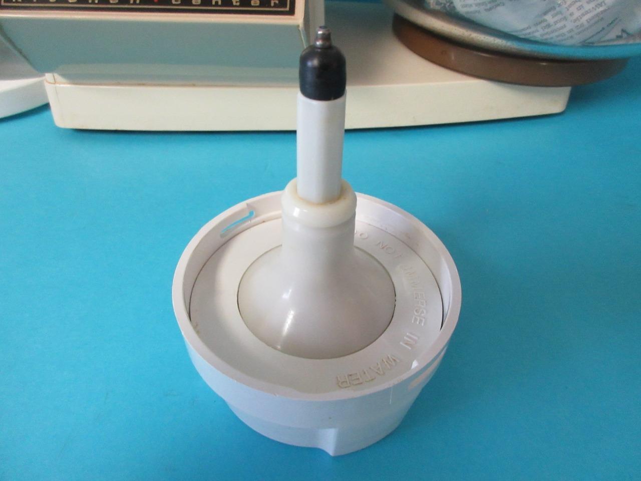 VINTAGE OSTER KITCHEN CENTER 10 SPEED MIXER BLENDER FOOD PROCESSOR W/4 BLADES