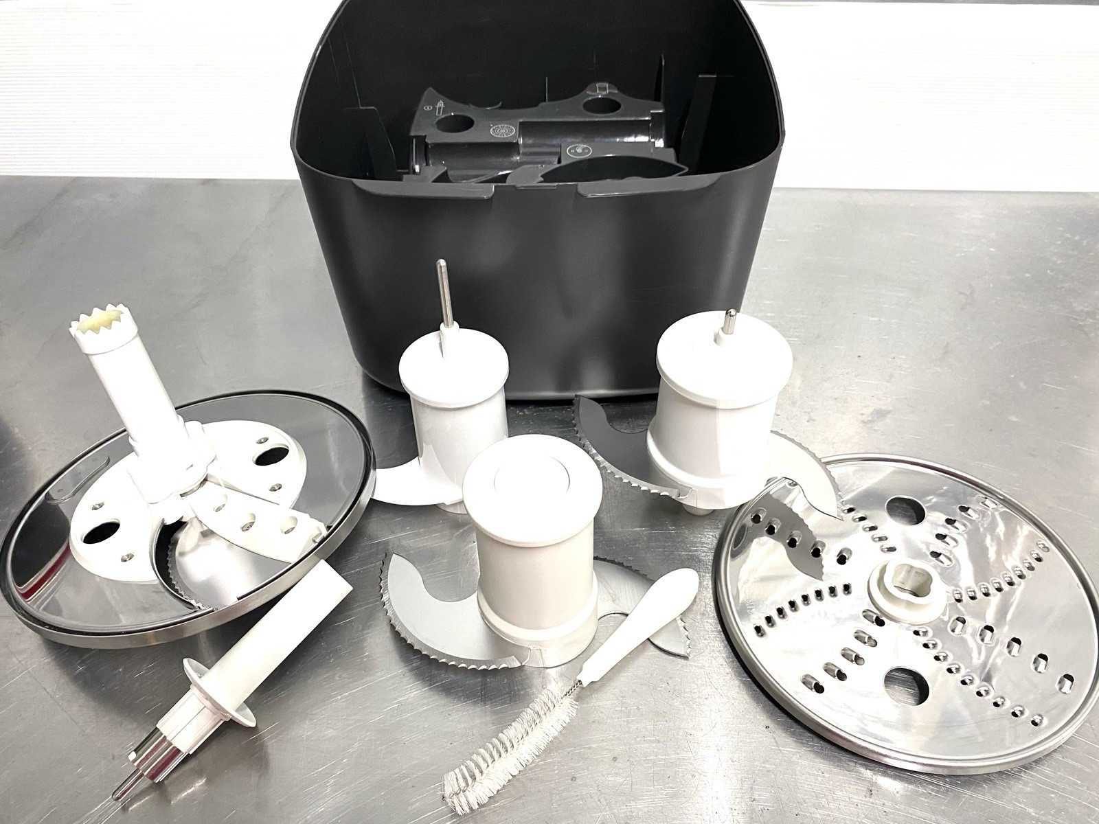 KitchenAid 14-Cup Food Processor Kit Contour Silver KFP1466CU
