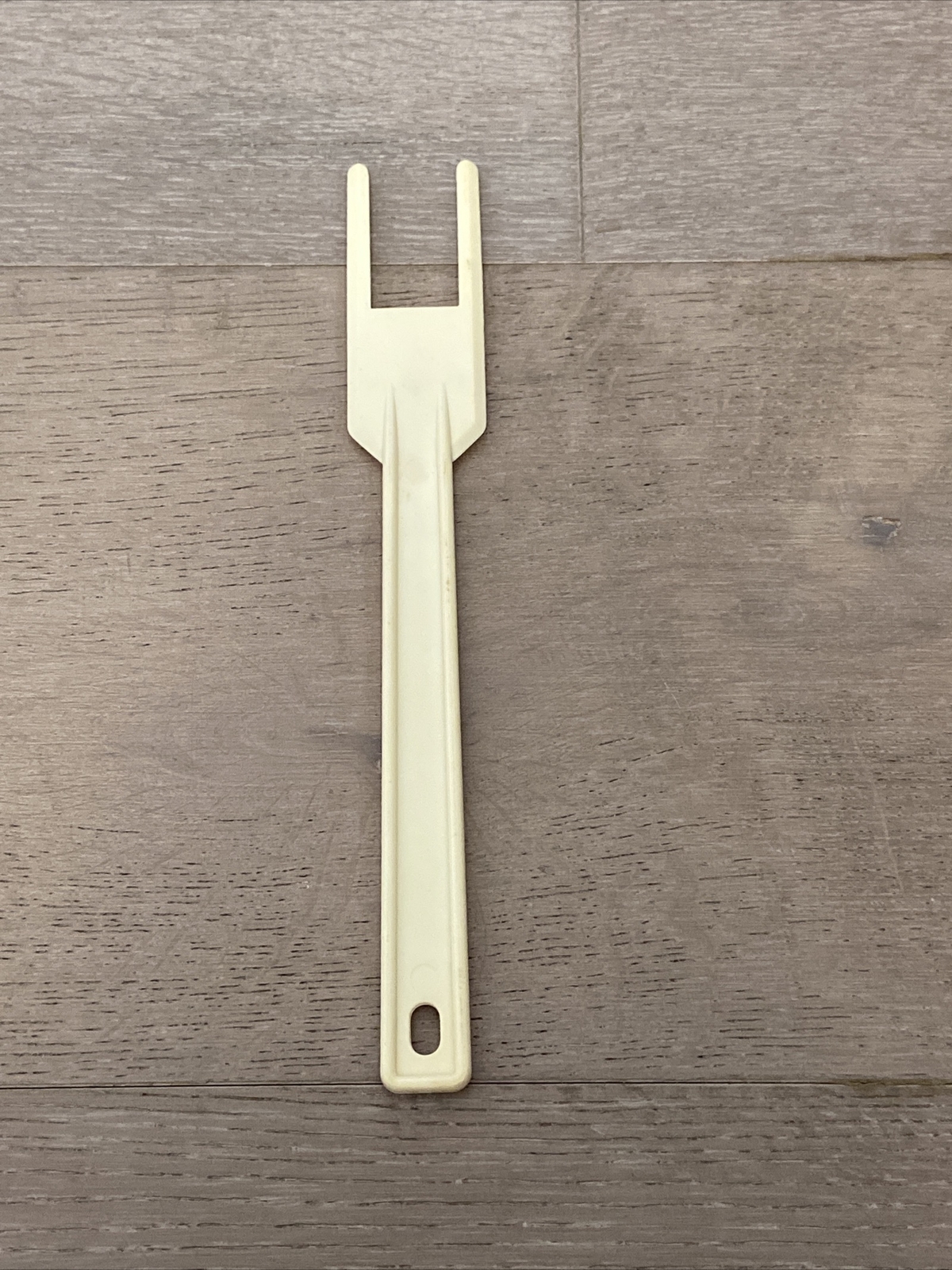 OEM Beige Cuisinart Food Processor Spatula / Blade Reamer from Japan