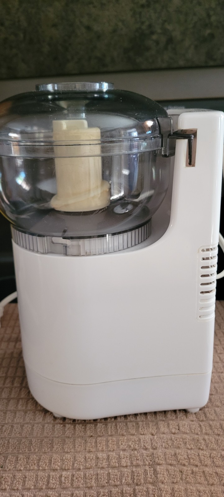 Sunbeam Oskar Food Processor 4817 Work Bowl Lid Chopper Chute Blade BOX Recipes
