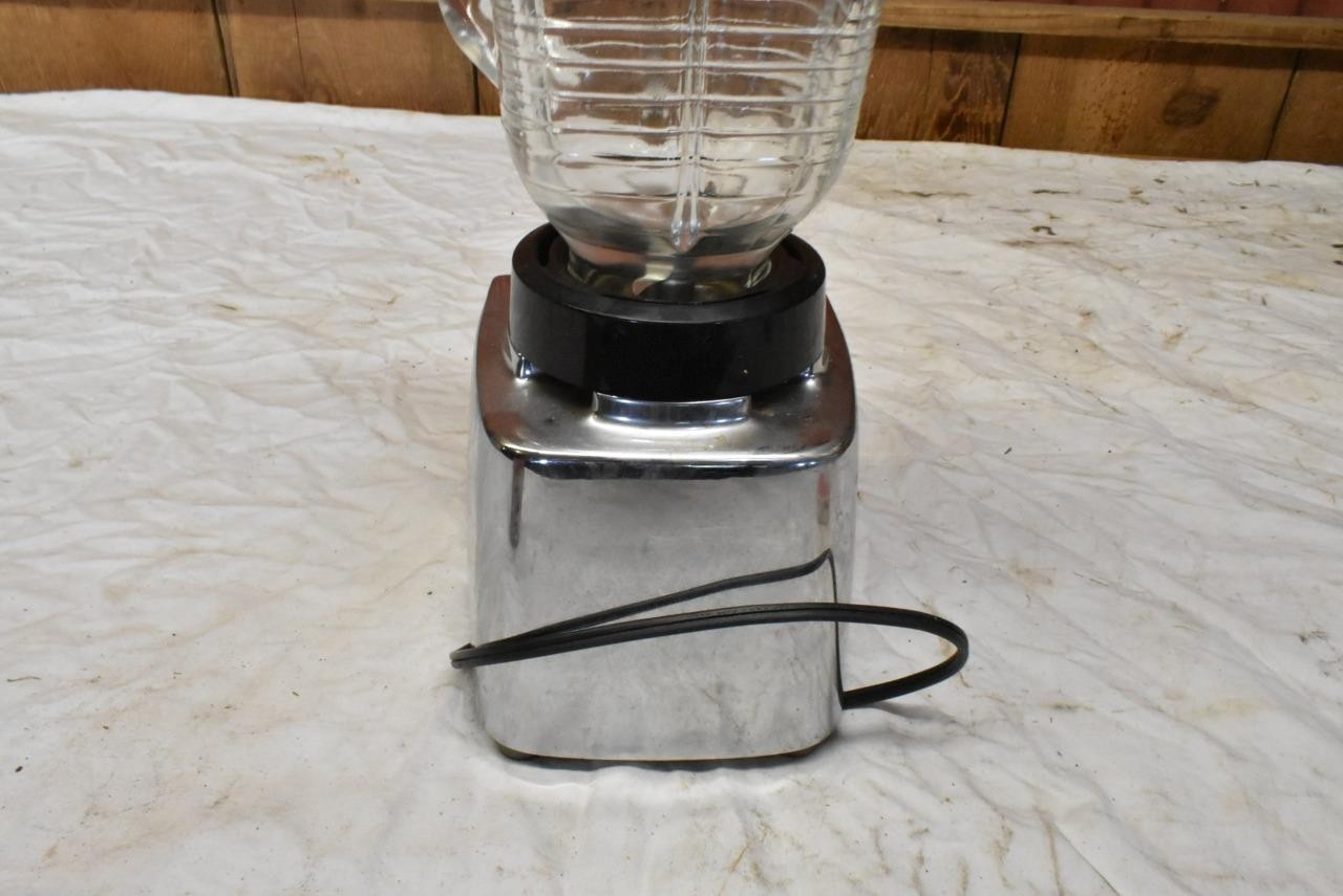 Vintage Sears Roebuck Deluxe 8 Speed Blender MCM w/ 5 cup Glass Pitcher