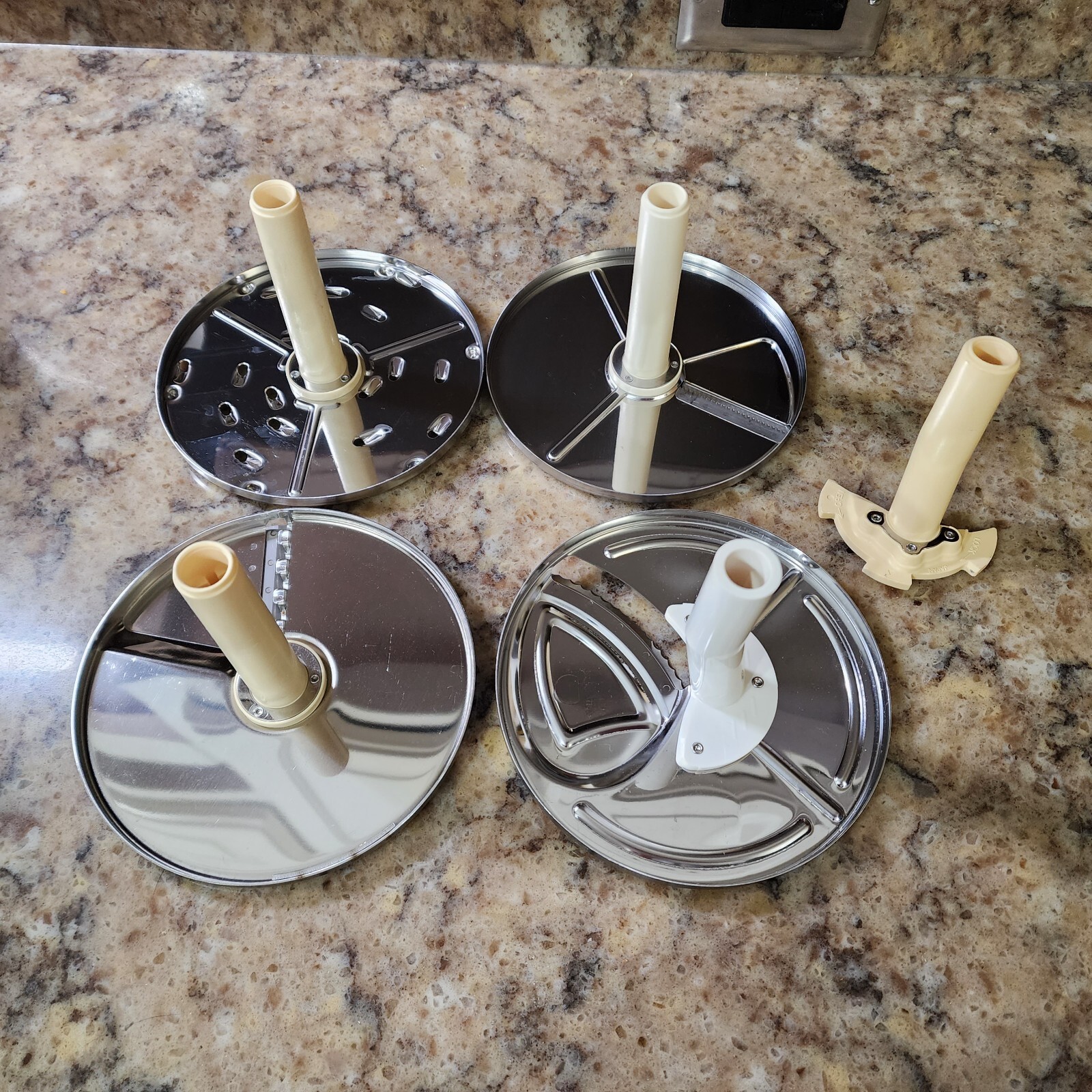 CUISINART Slicing Shredding 4 Disc Lot FP105 DLC10 FP110 FP 111 Japan USA