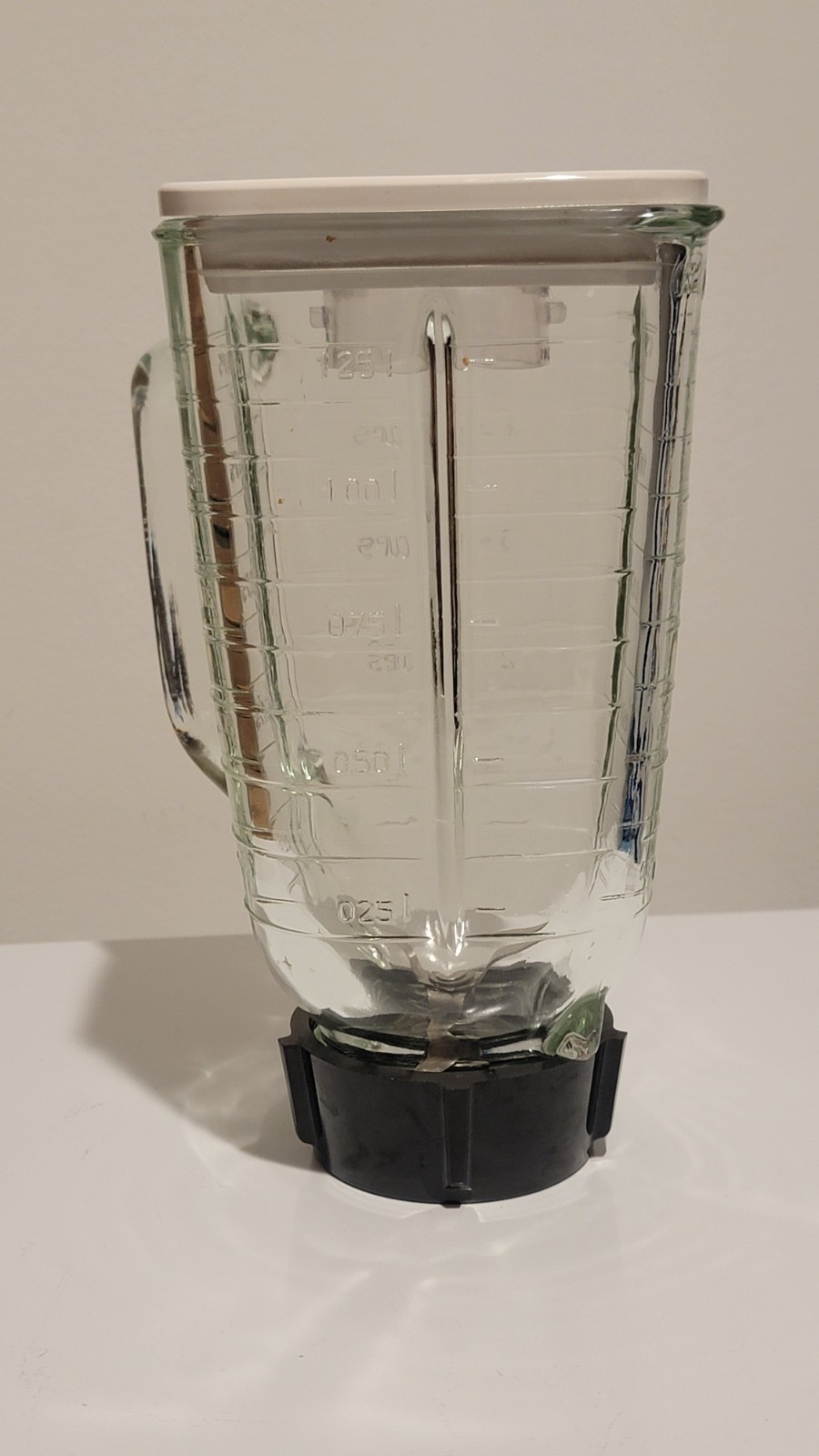 Oster Regency Kitchen Blender Glass Pitcher Jar 5 Cup w/ Blade & Lid Clean